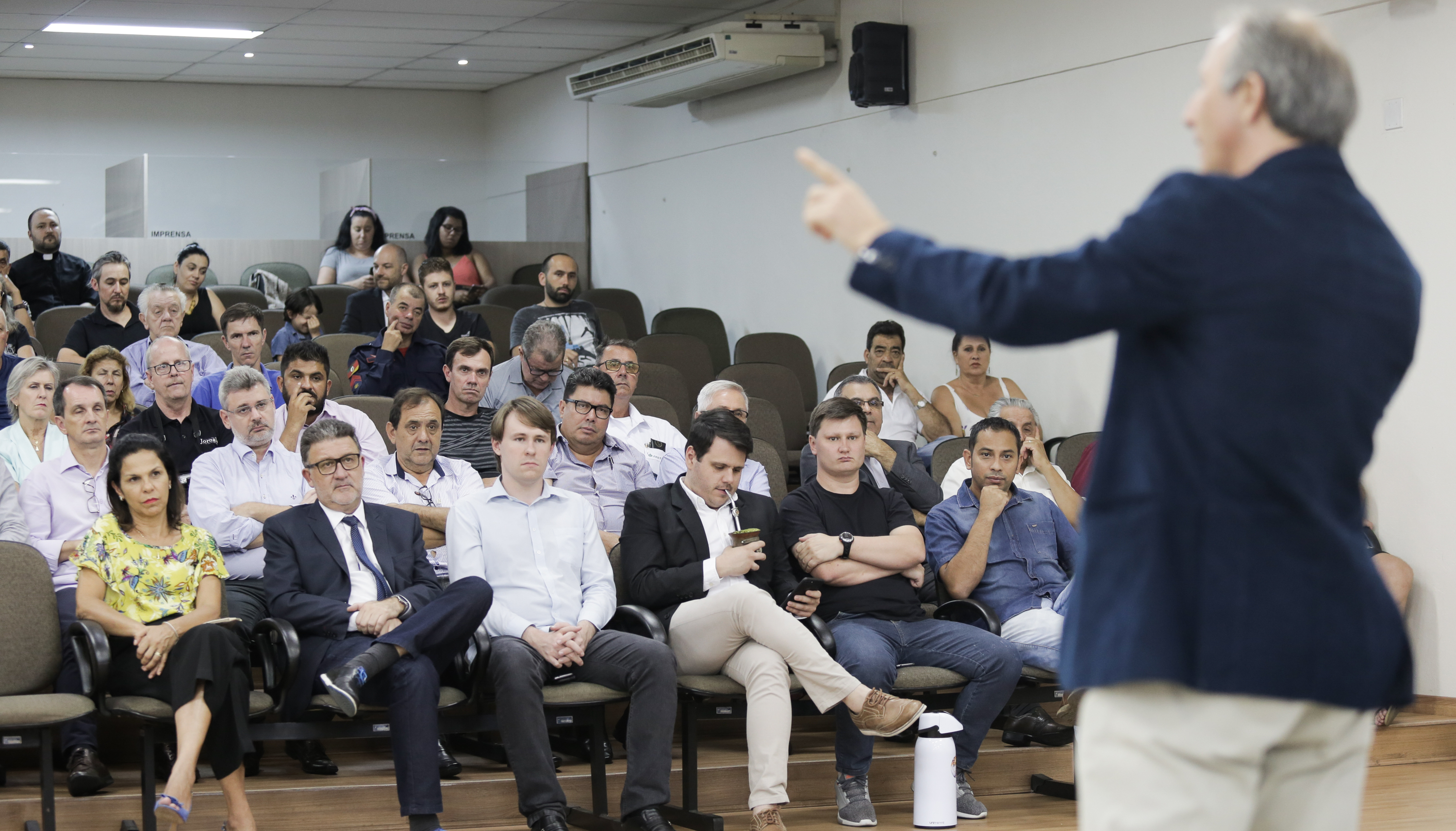 Câmara de Campo Bom inaugura usina solar e comemora autossuficiência energética