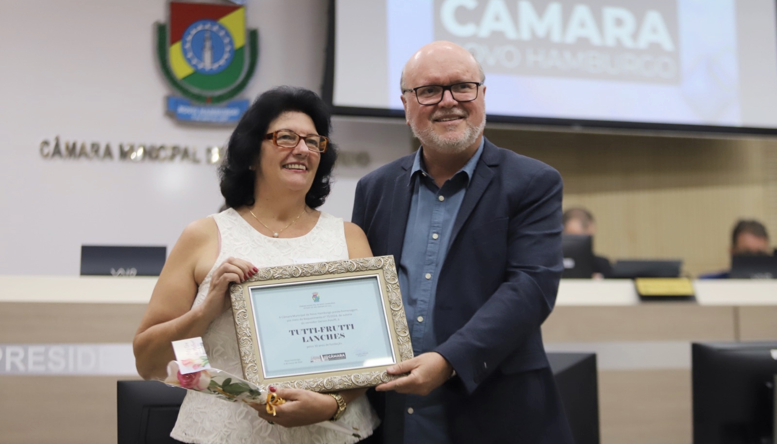 Câmara de Novo Hamburgo celebra os 30 anos da Tutti-Frutti Lanches