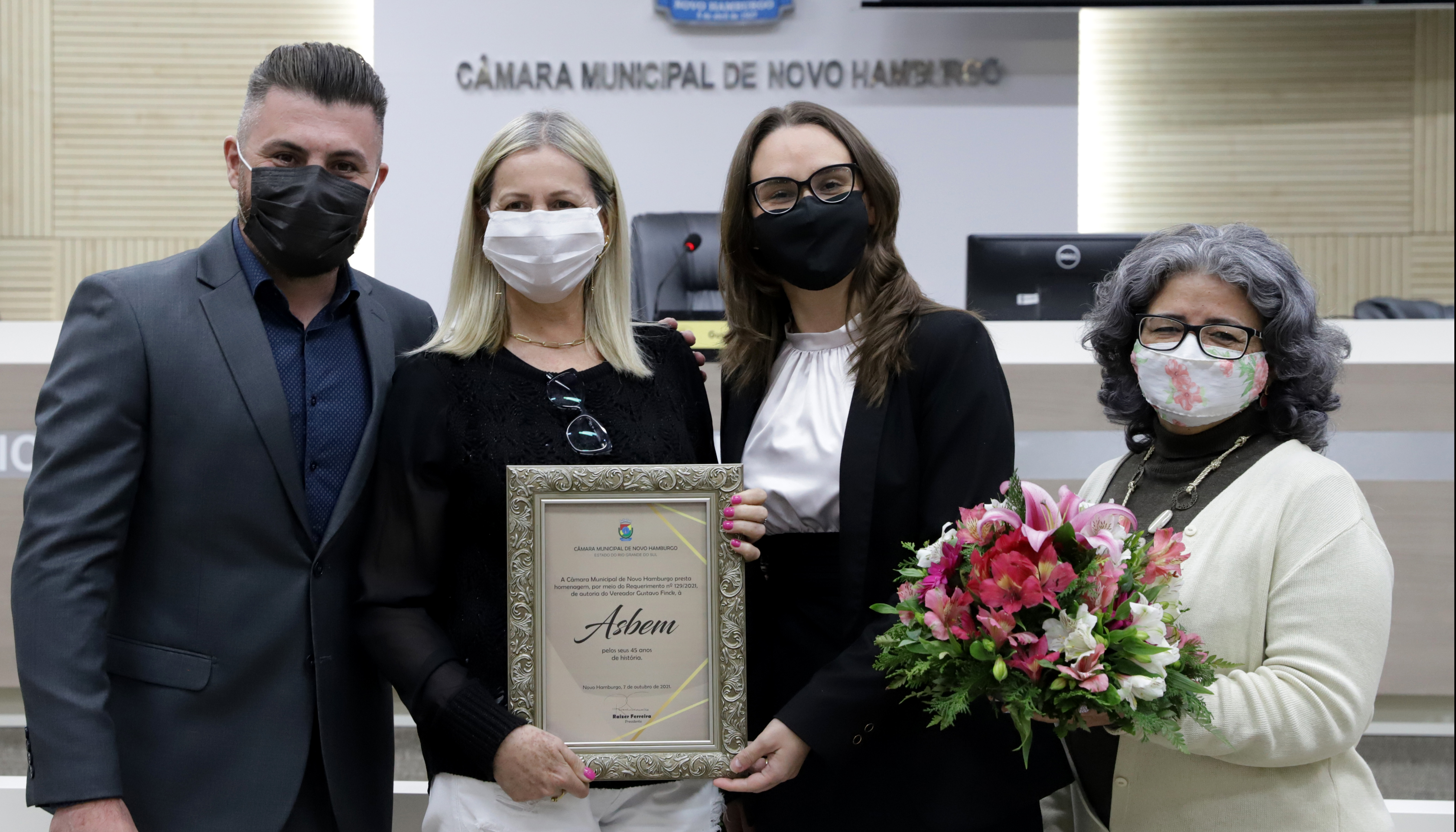 Câmara de Novo Hamburgo presta homenagem aos 45 anos da Asbem