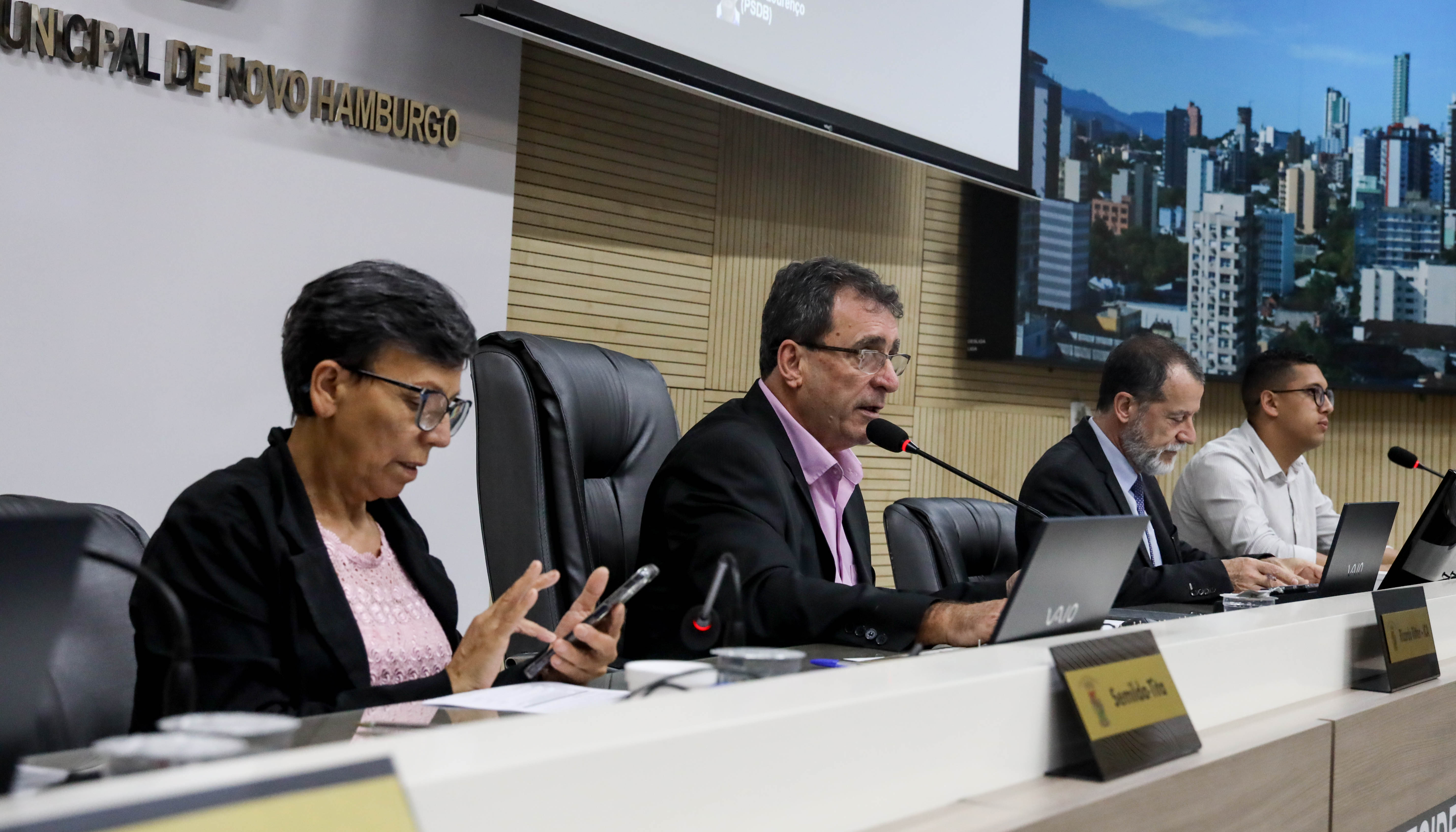 Câmara deve fazer a entrega de dois automóveis ao Executivo