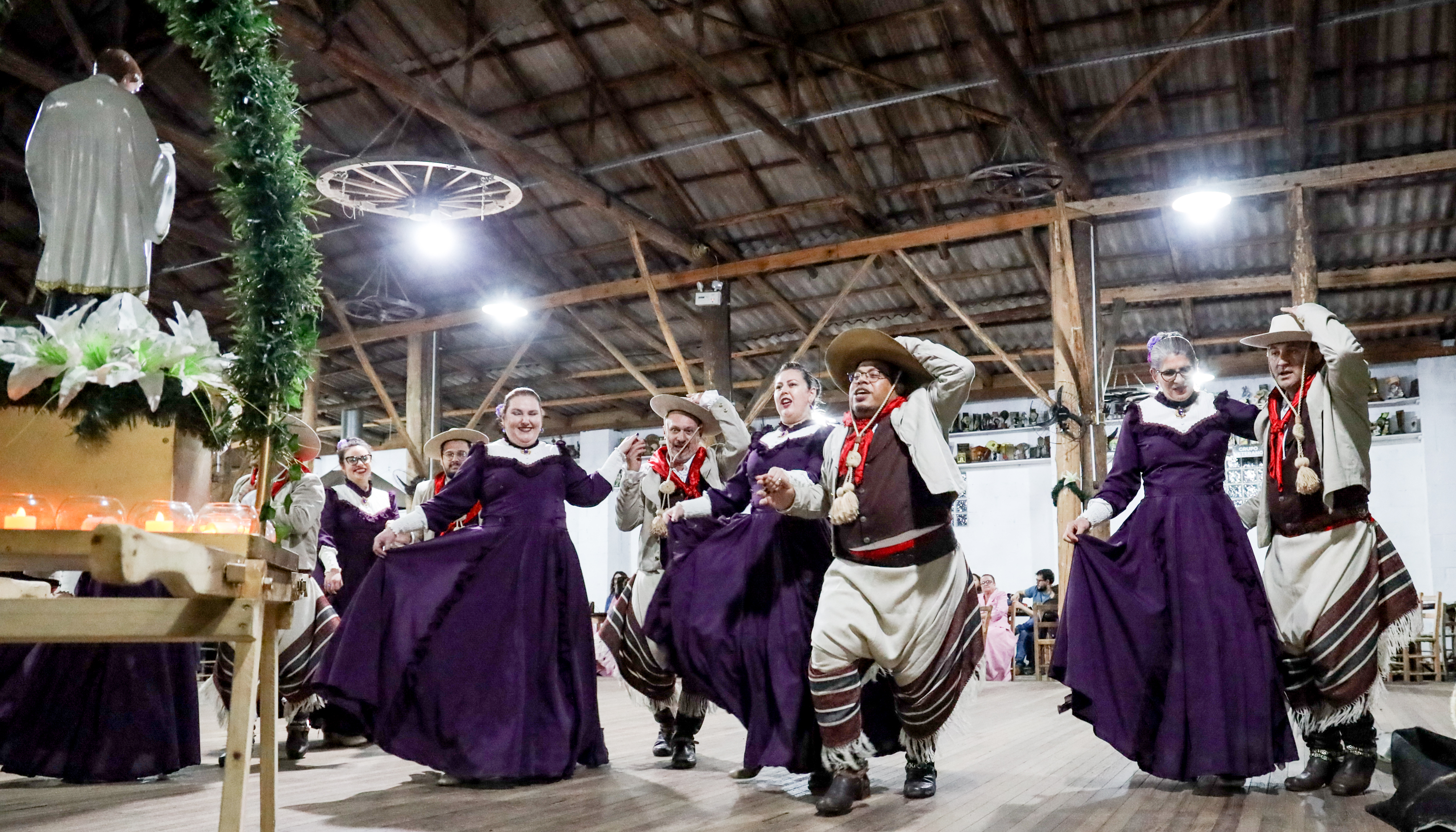 Câmara entrega prêmio Mérito Farroupilha em sessão externa