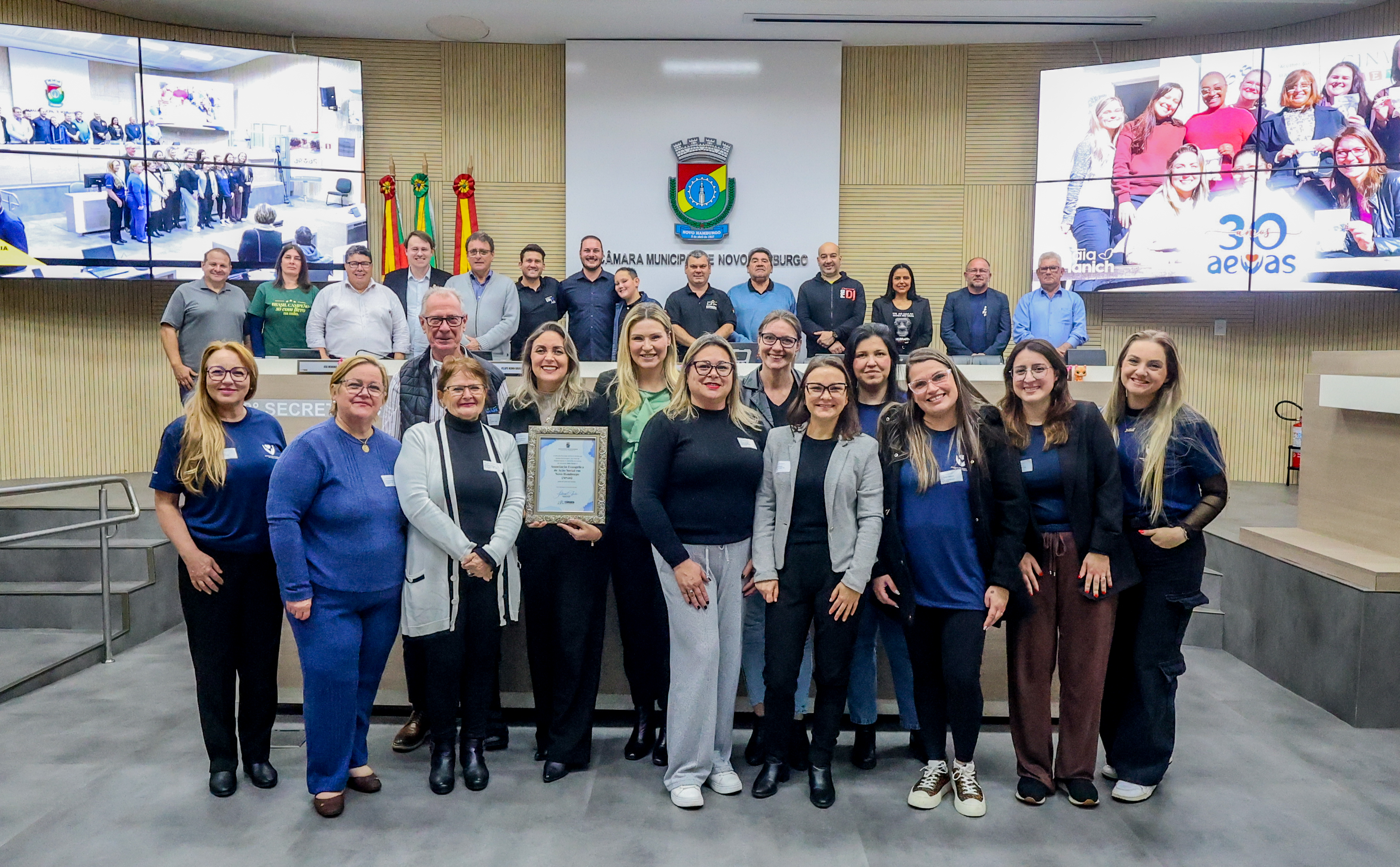 Câmara homenageia 30 anos da Aevas