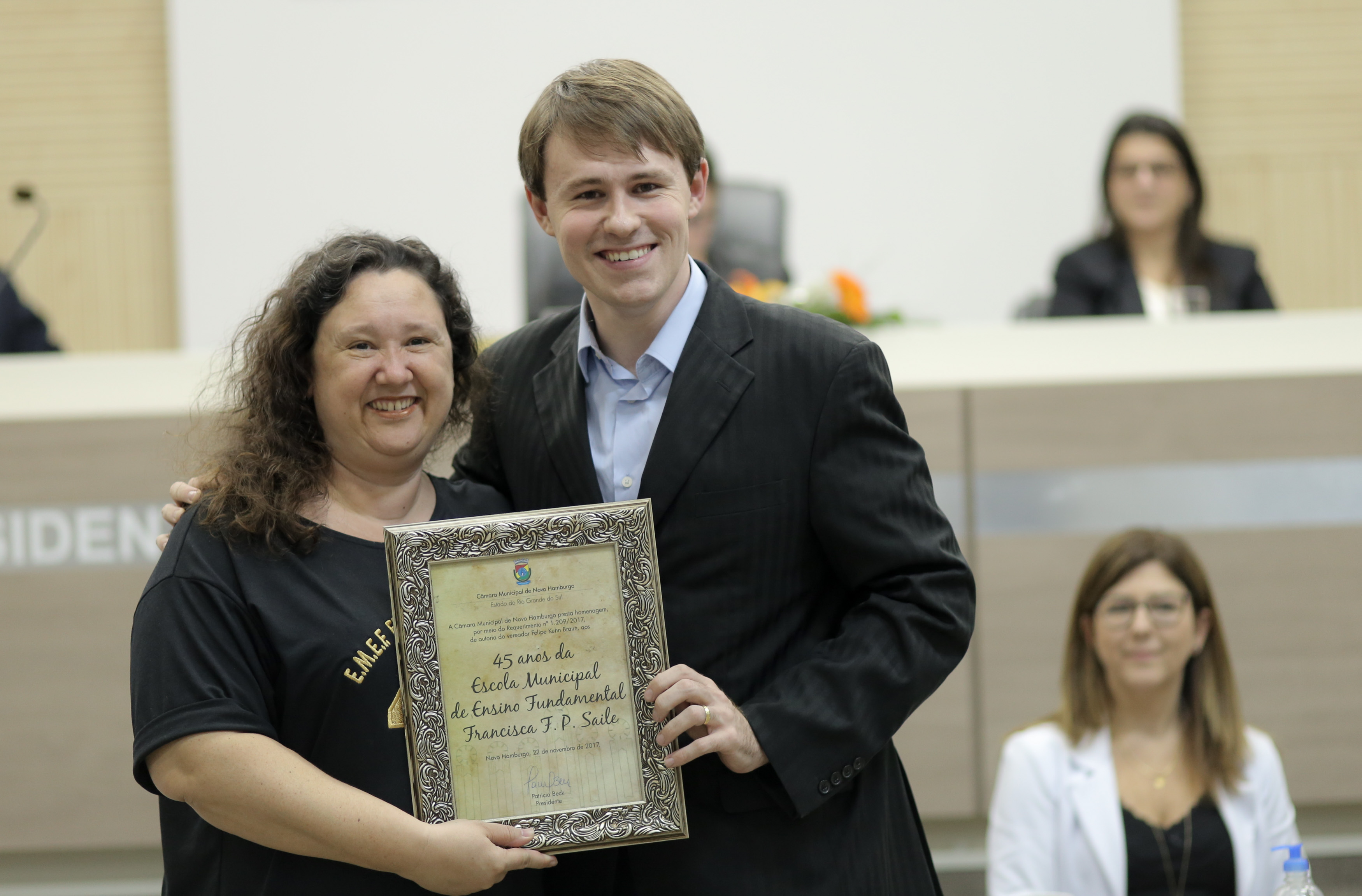 Câmara homenageia 45º aniversário da EMEF Francisca Saile