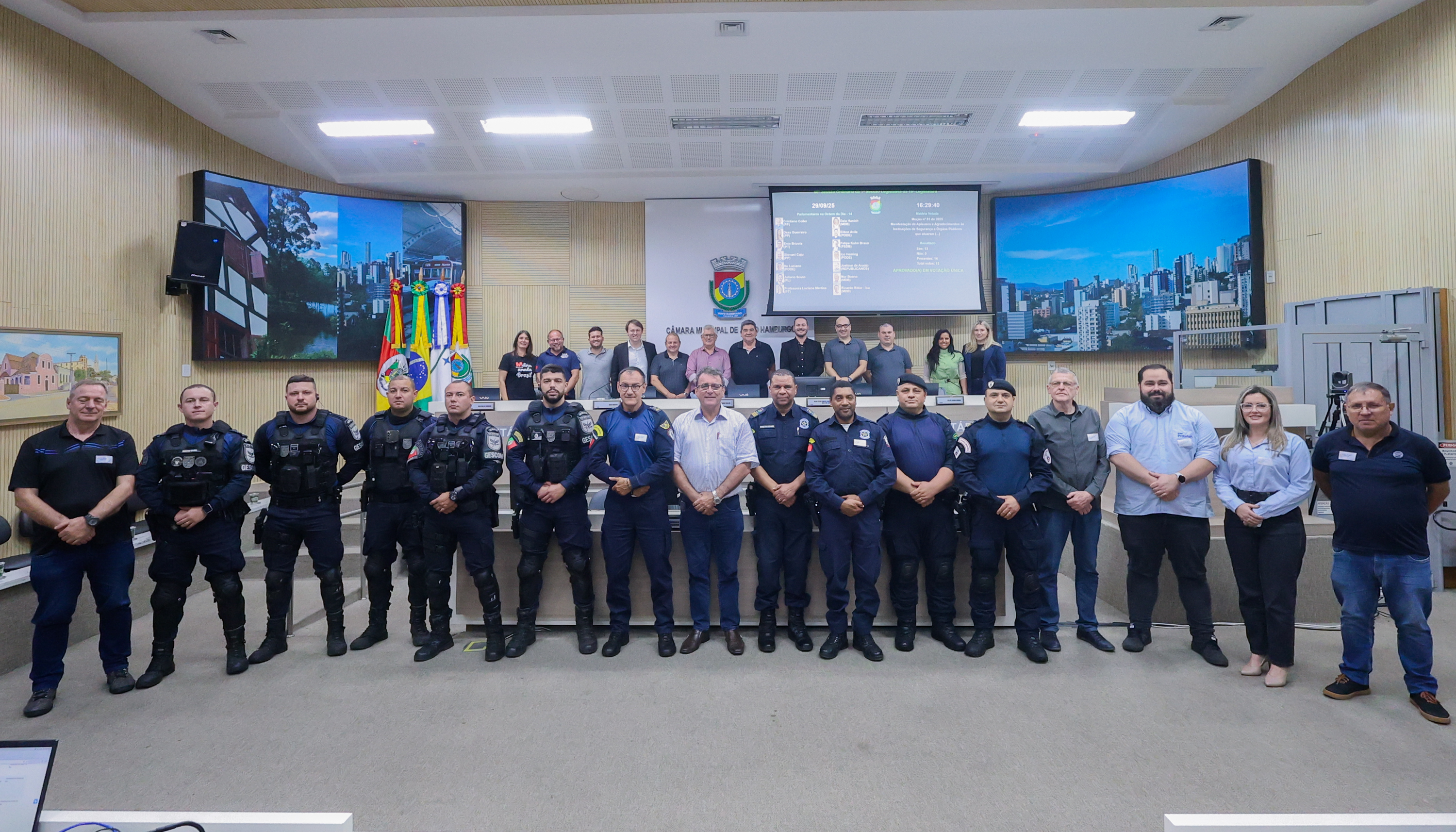 Câmara homenageia forças de segurança pelo trabalho realizado após ameaça de atentado em escola
