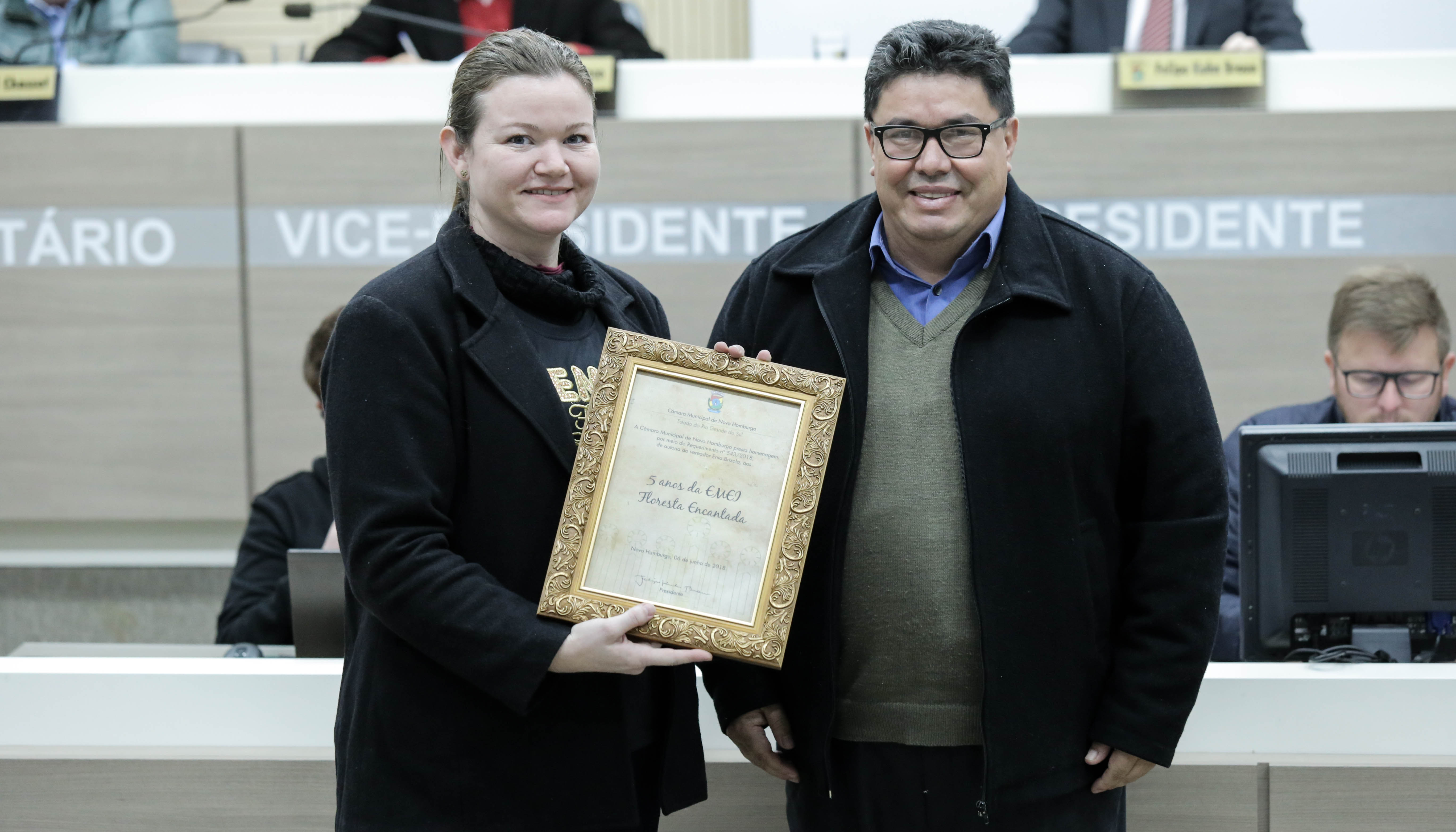 Câmara homenageia o quinto aniversário da EMEI Floresta Encantada