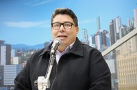 Câmara manifesta aplauso à nova coluna do escritor hamburguense Henrique Schneider no Correio do Povo