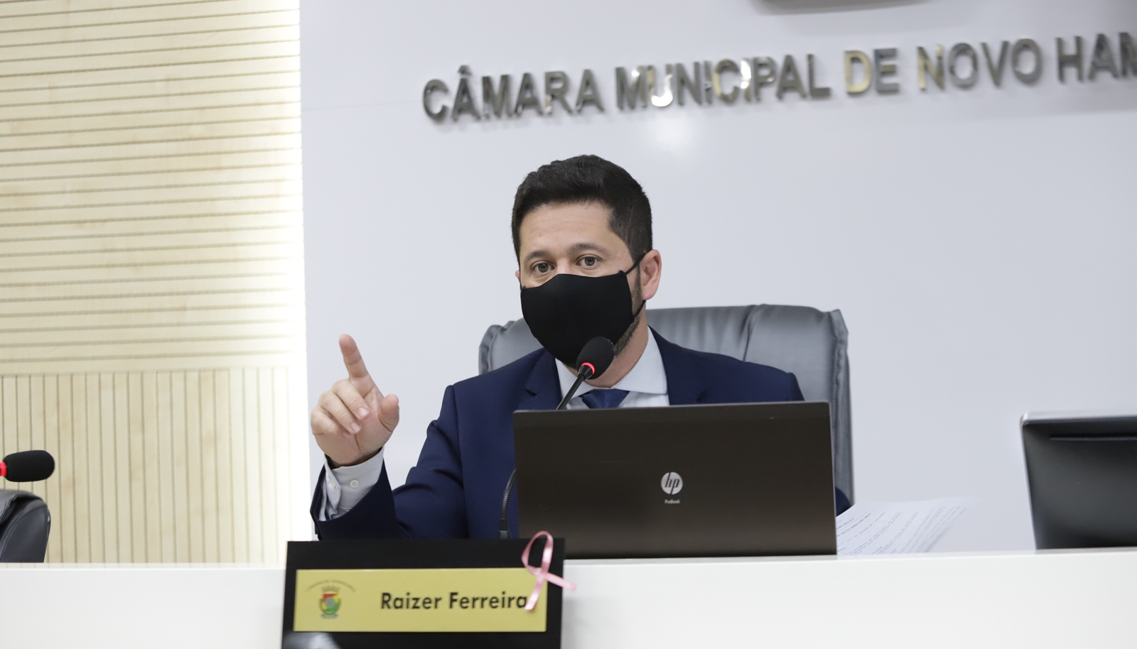 Câmara manifesta repúdio a ato de racismo em fila da vacinação contra a Covid