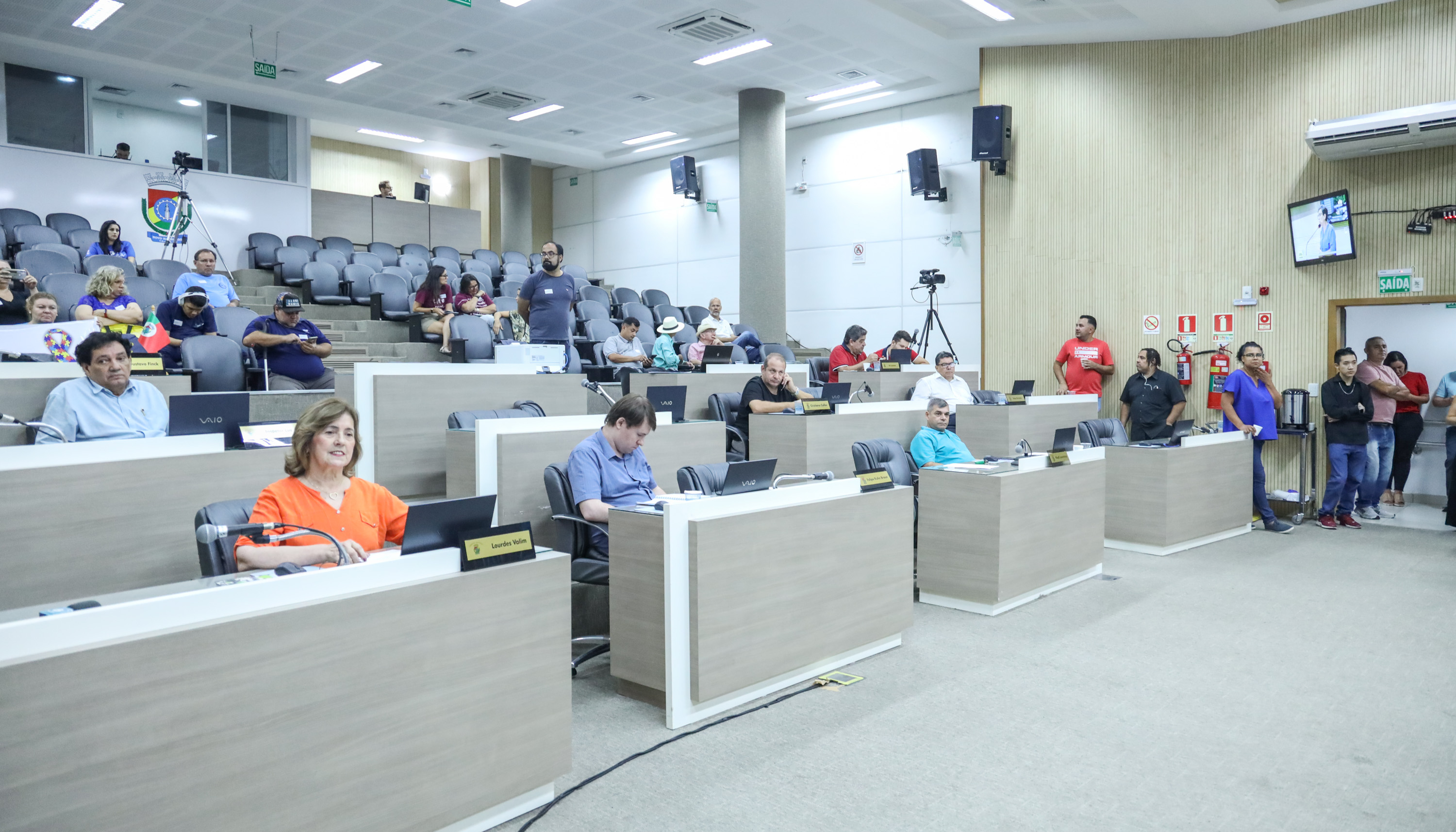 Câmara manifesta solidariedade às famílias das vítimas do ataque a creche em Blumenau