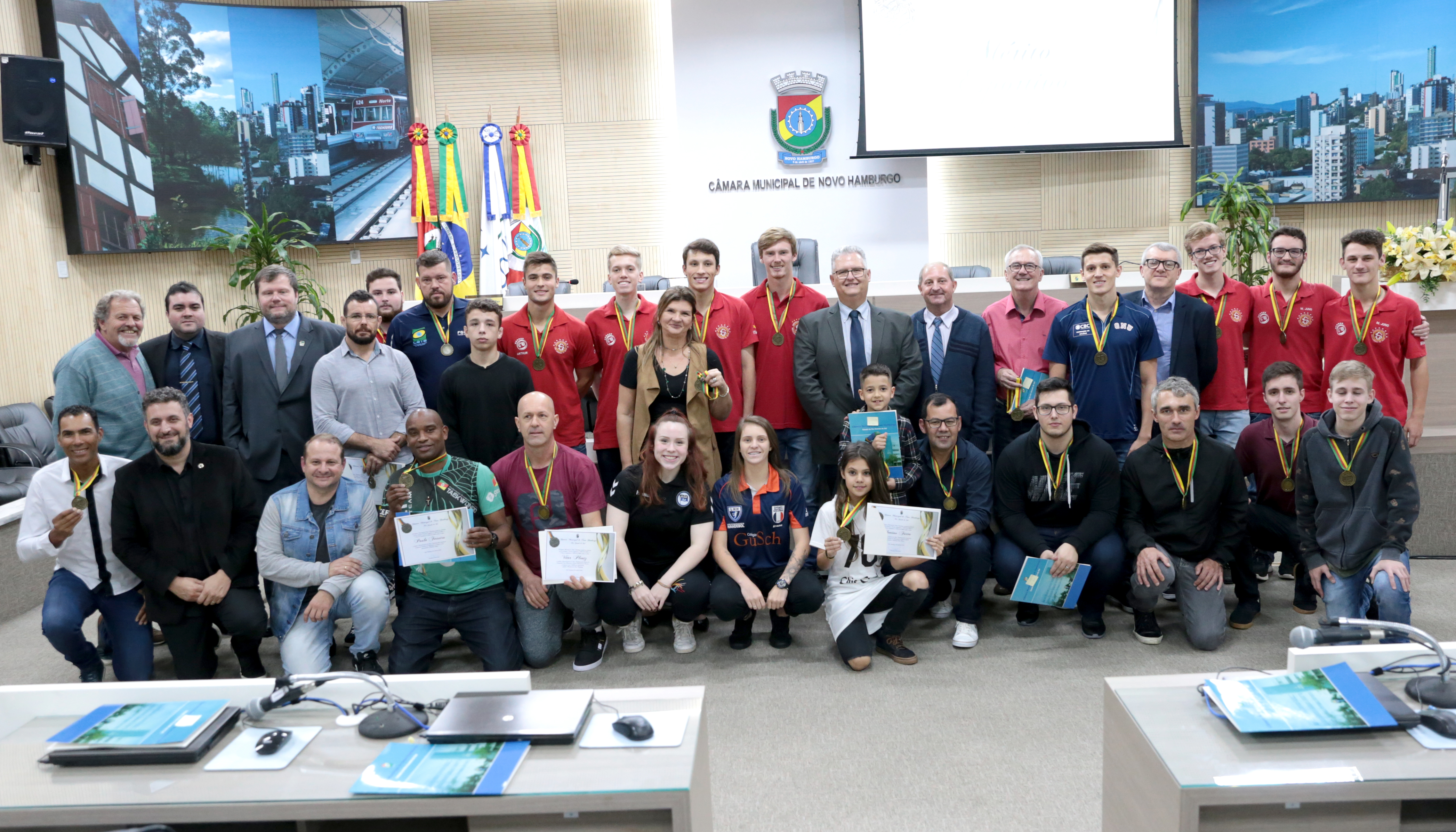 Câmara premia destaques do esporte hamburguense