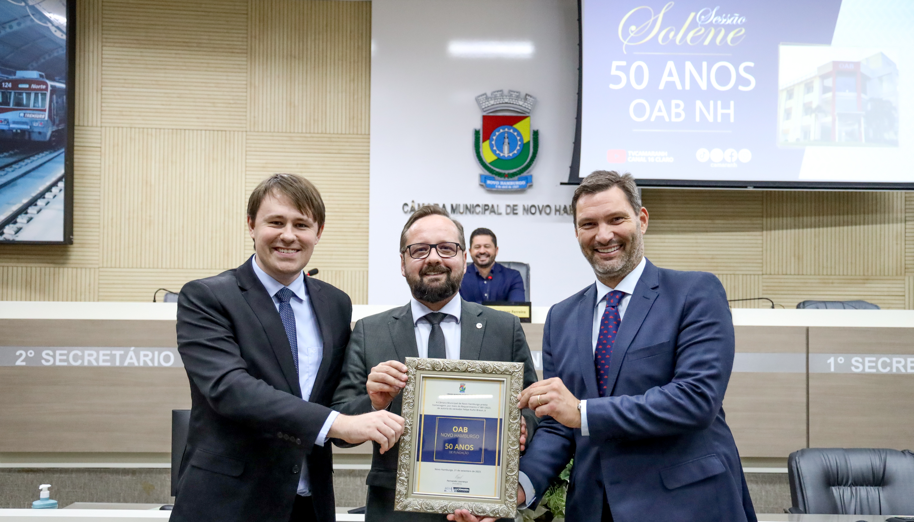 Câmara presta homenagem ao cinquentenário da OAB/NH