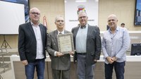 Câmara presta homenagem ao obstetra Osmar Corrêa