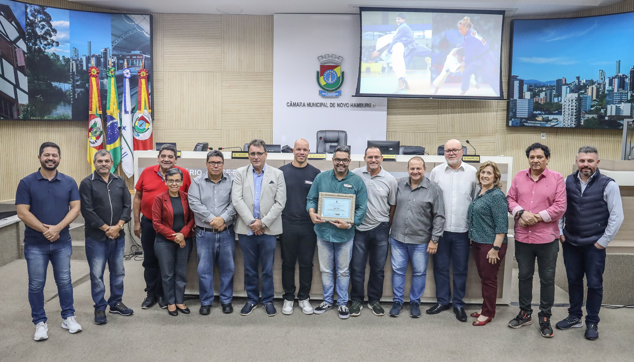 Câmara presta homenagem aos 10 anos da ADCNH