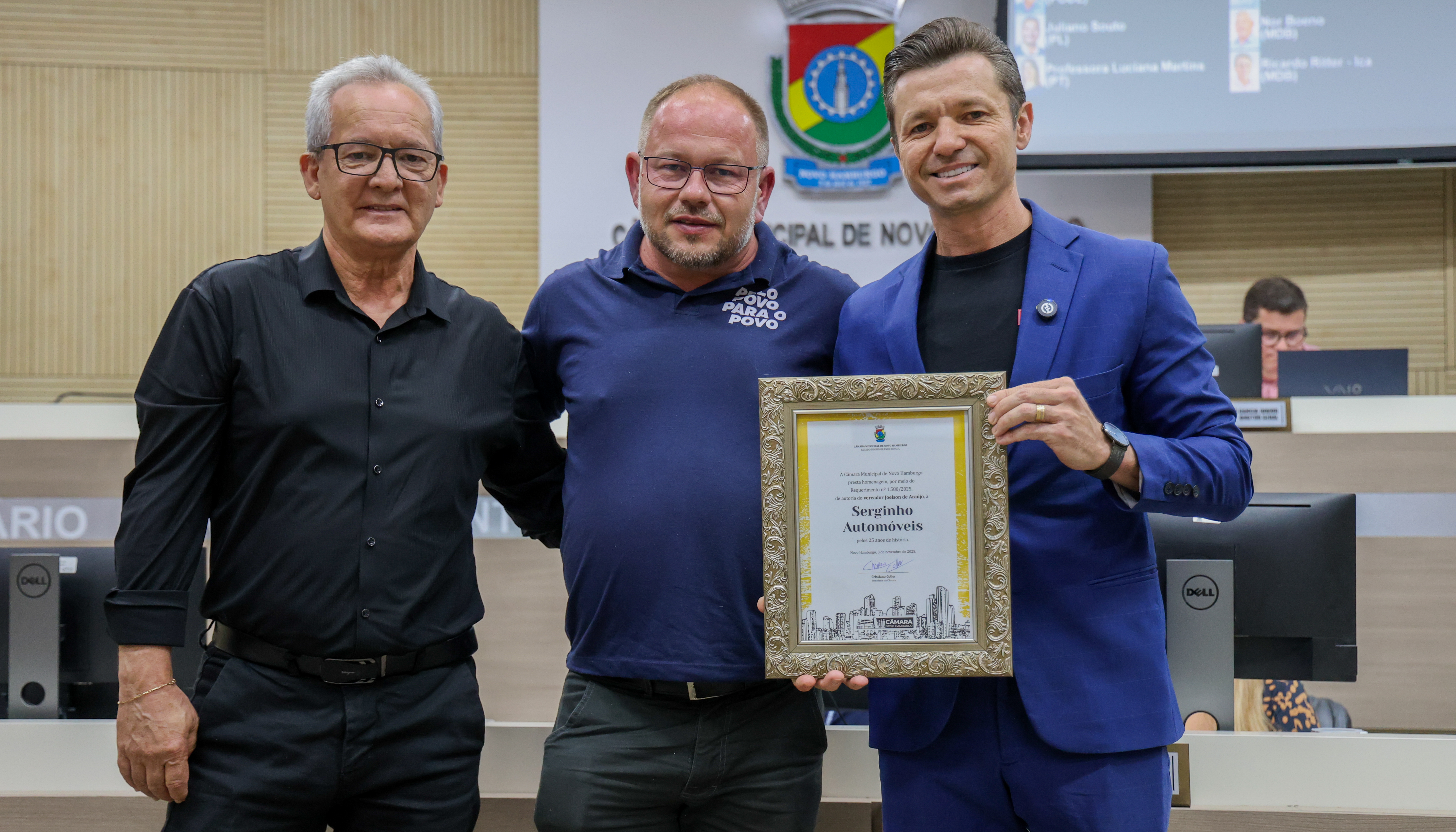  Câmara presta homenagem aos 25 anos da empresa Serginho Automóveis