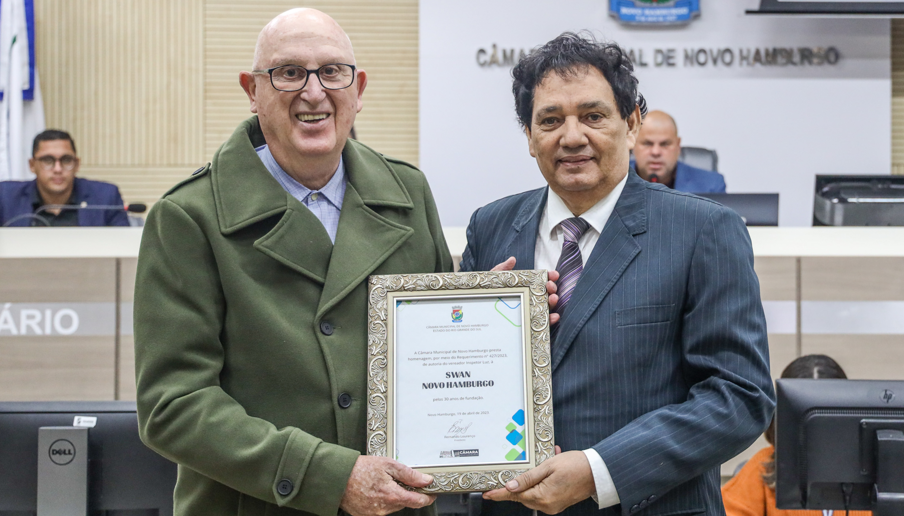 Câmara presta homenagem aos 30 anos do hotel Swan Novo Hamburgo