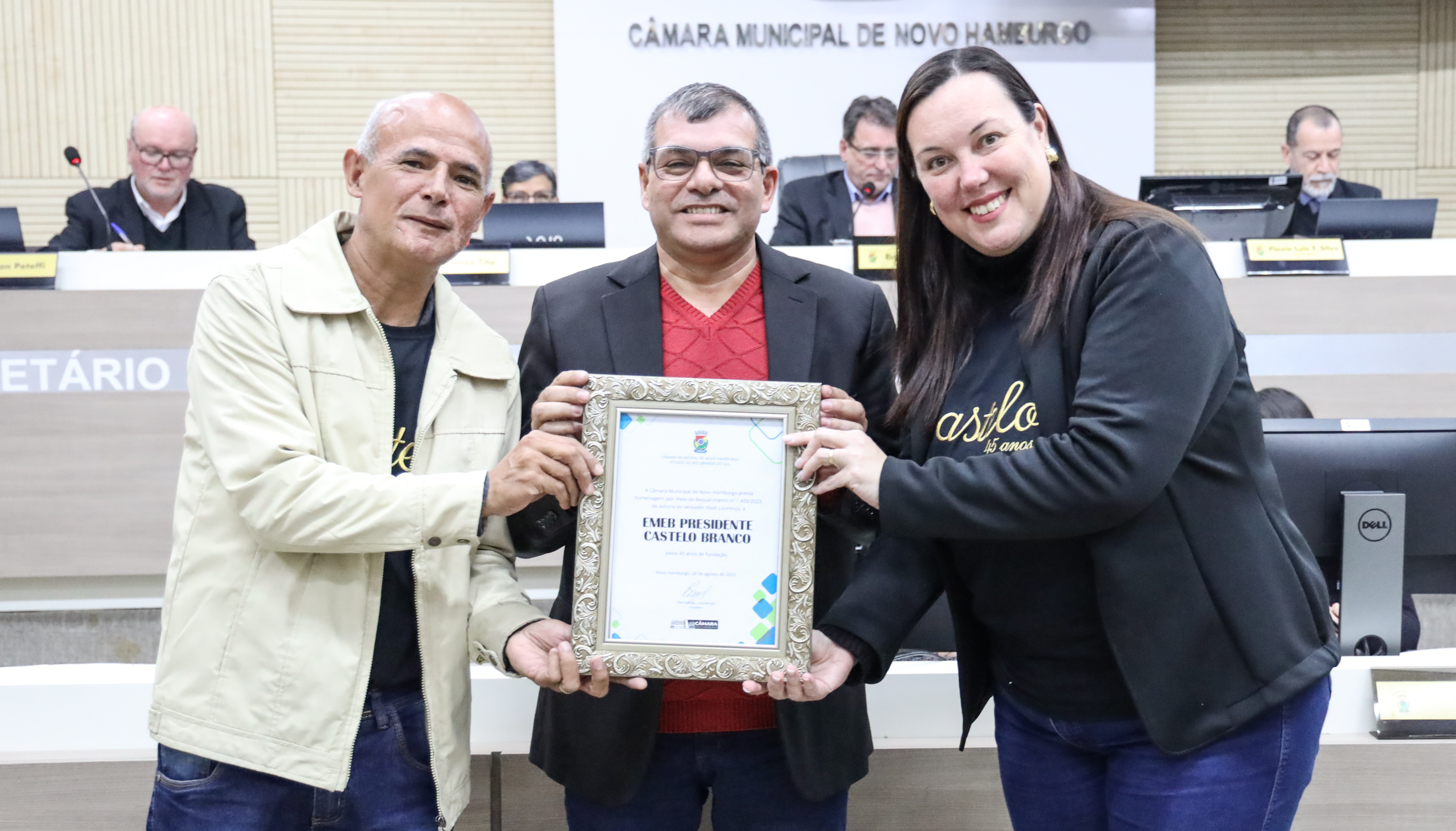 Câmara presta homenagem aos 45 anos da Emeb Castelo Branco