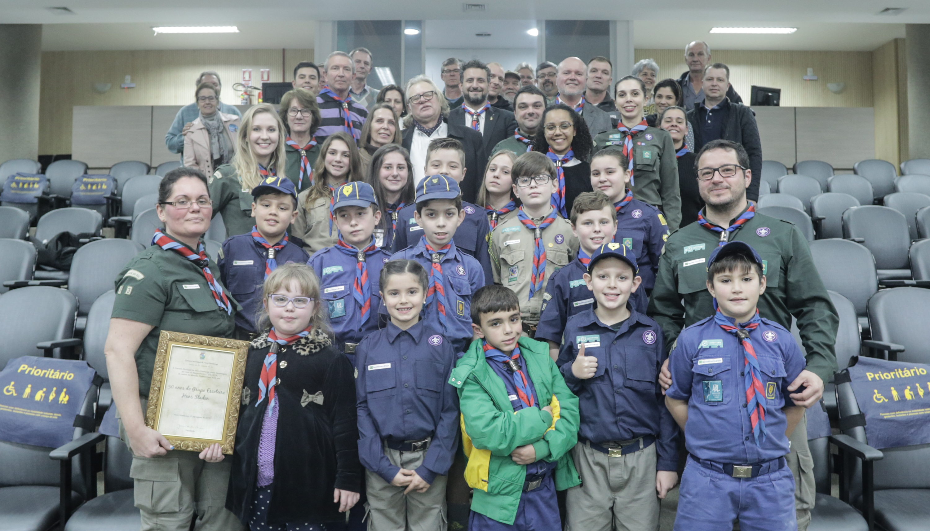 Câmara presta homenagem aos 50 anos do Grupo Escoteiro Hans Staden
