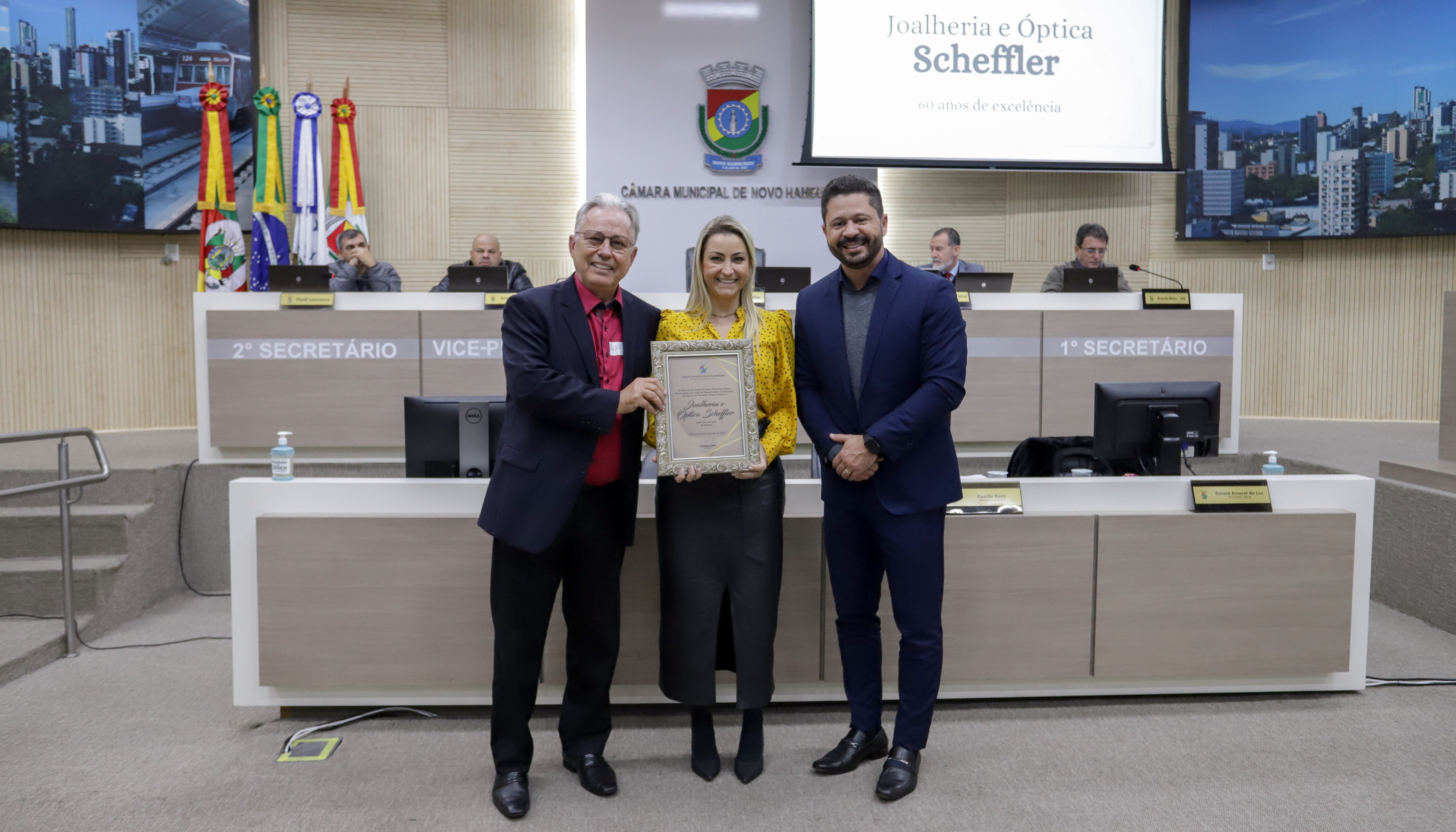 Câmara presta homenagem aos 60 anos da Joalheria Scheffler