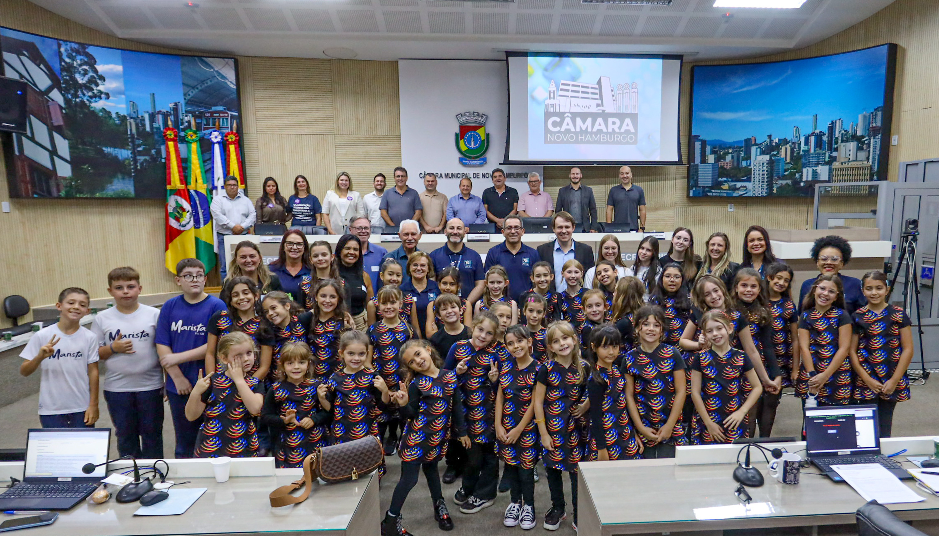 Câmara presta homenagem aos 75 anos do Colégio Marista Pio XII