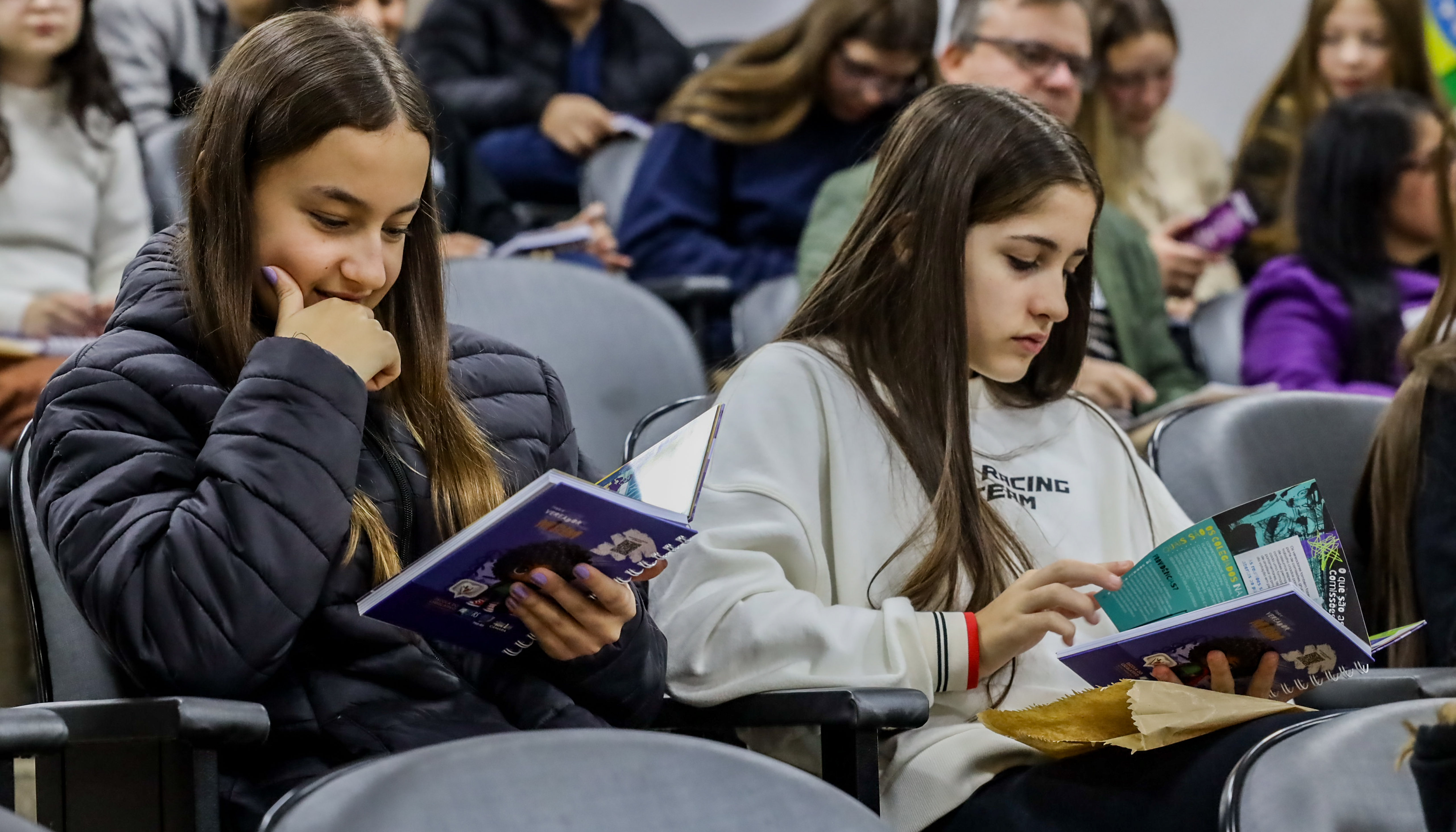 Câmara recebe alunos da Osvaldo Aranha no encerramento da primeira etapa do Vereador Mirim