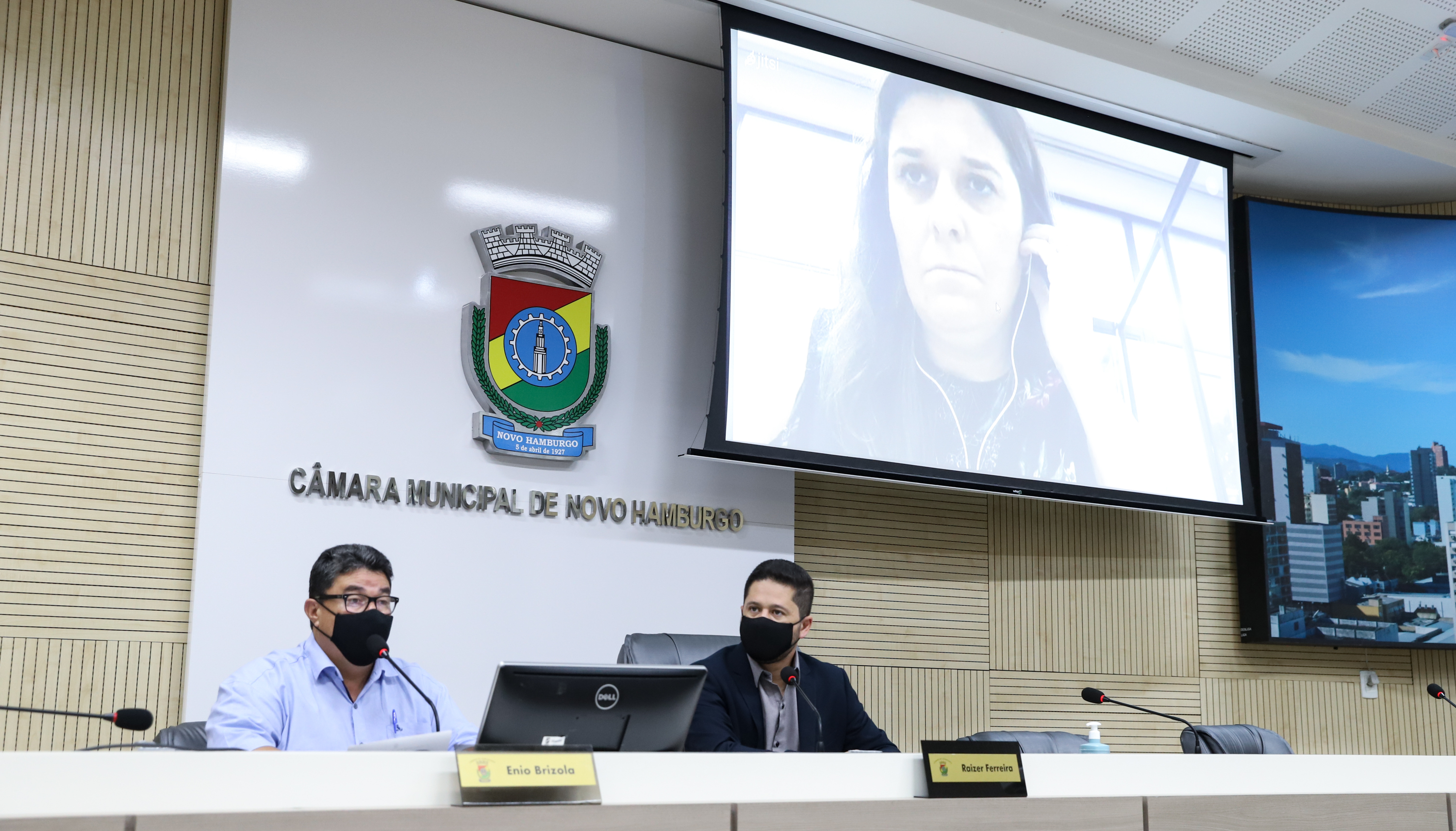 Câmara recebe primeira prestação de contas do Executivo na nova legislatura