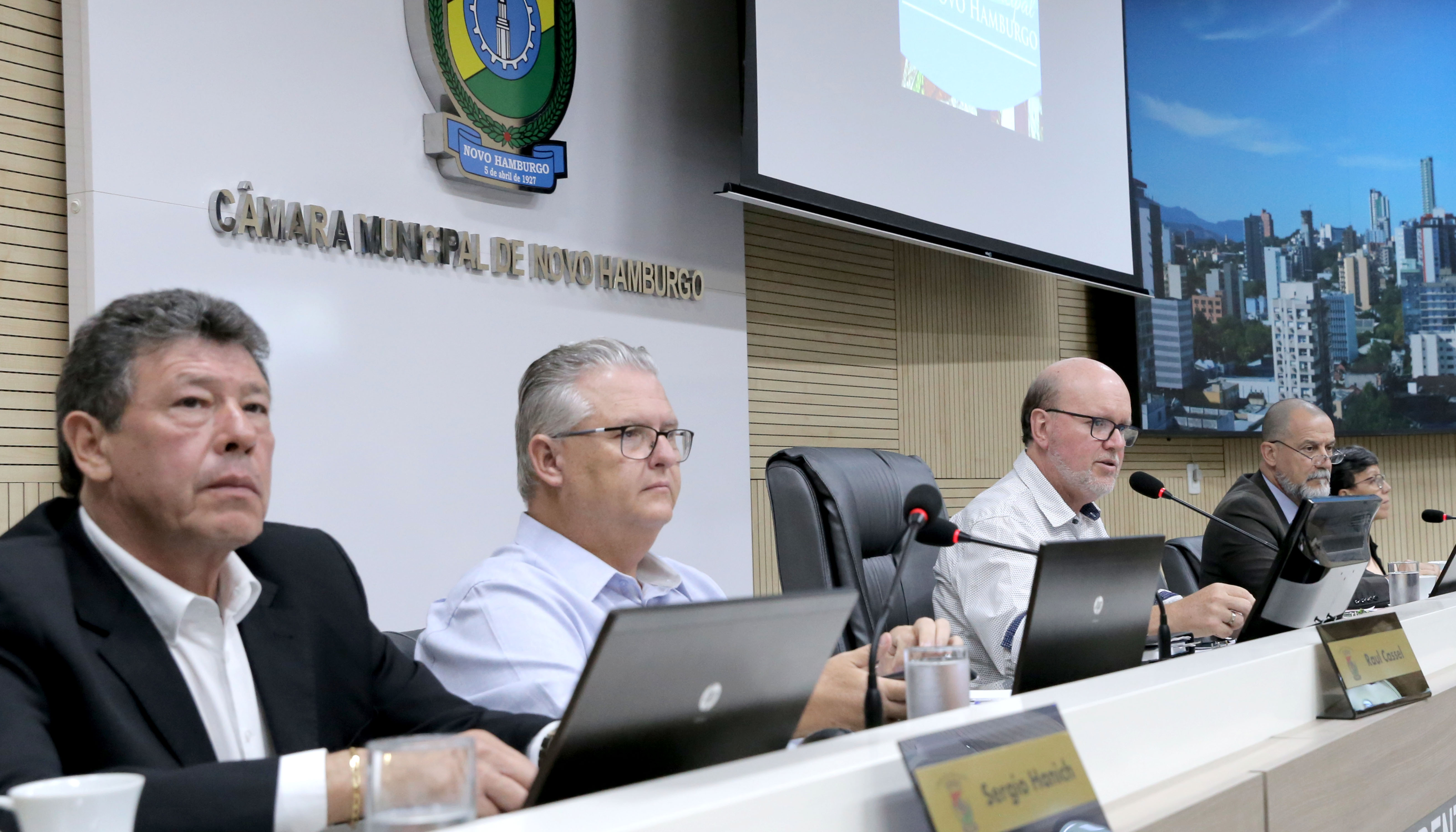  Câmara terá sessões fechadas ao público 
