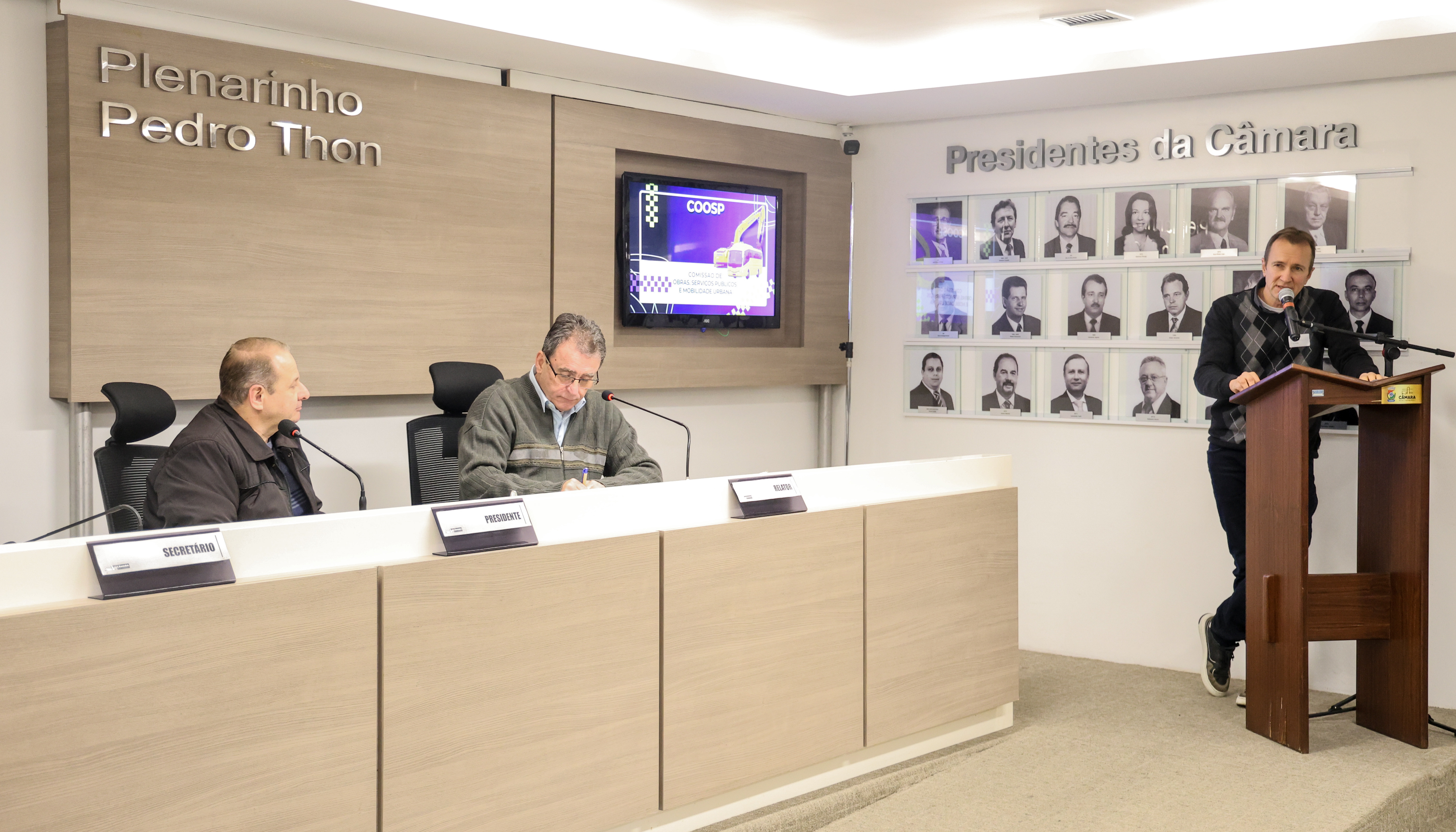 CDL e comerciantes defendem ajustes no estacionamento rotativo em reunião da Coosp