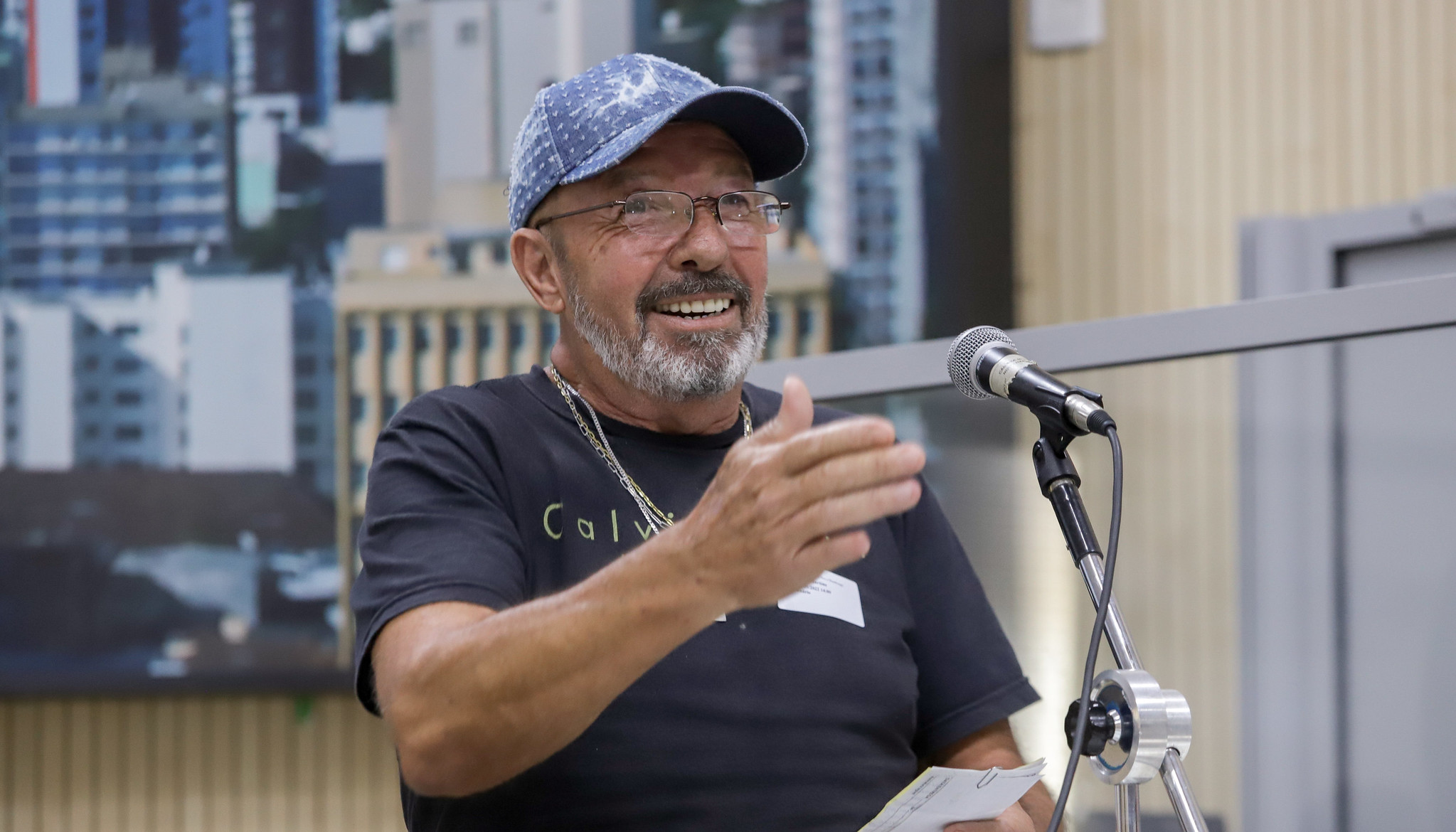 Cidadão homenageia Parlamento hamburguense