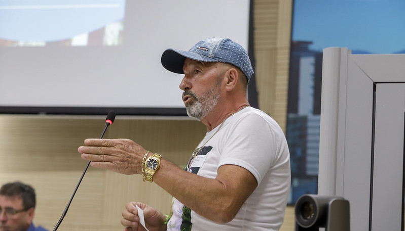 Cidadão questiona recolhimento de entulhos