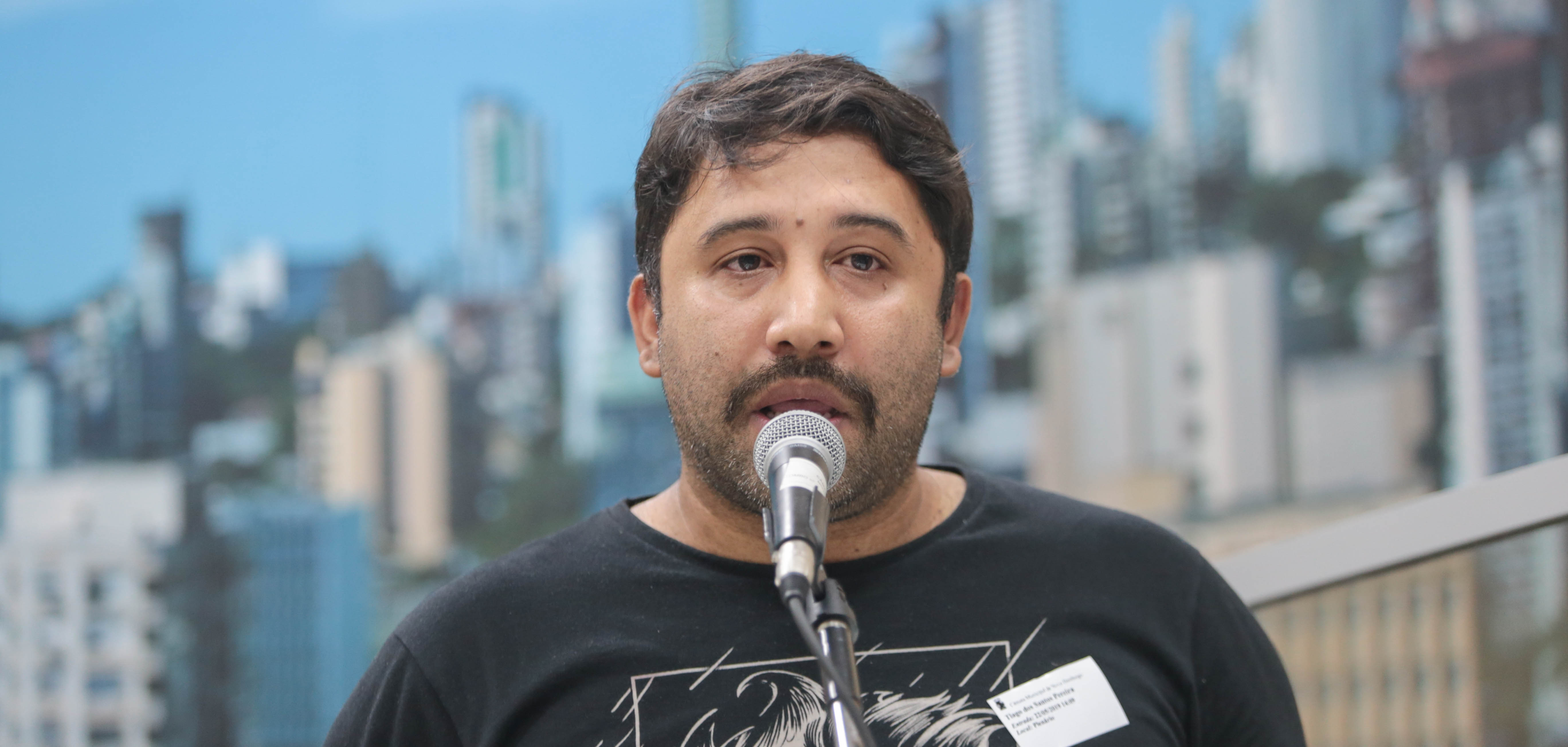 Cidadão reclama de atendimento no Hospital Municipal