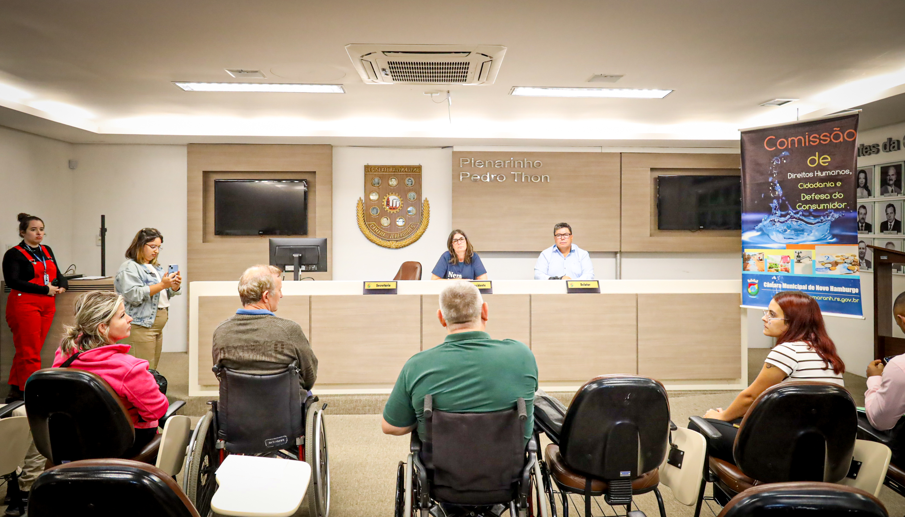 Comissão de Direitos Humanos analisa projetos e recebe representantes da Leme