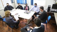 Comissão de Direitos Humanos entrega documentação de moradores da Minuano para processo de regularização