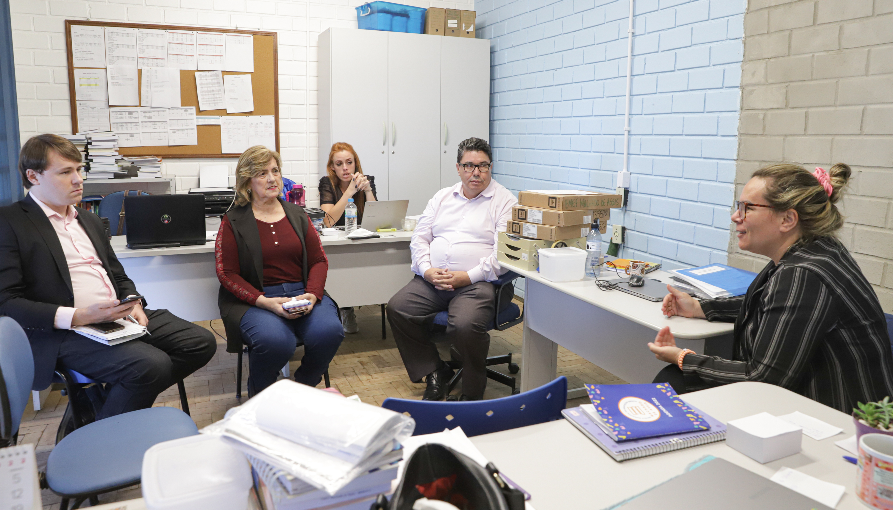 Comissão de Educação conversa com diretores e apura dificuldades em escolas municipais