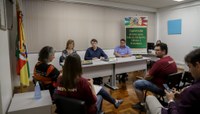 Comissão de Educação conversa com SindProfNH sobre projetos do Executivo que impactam o funcionalismo municipal
