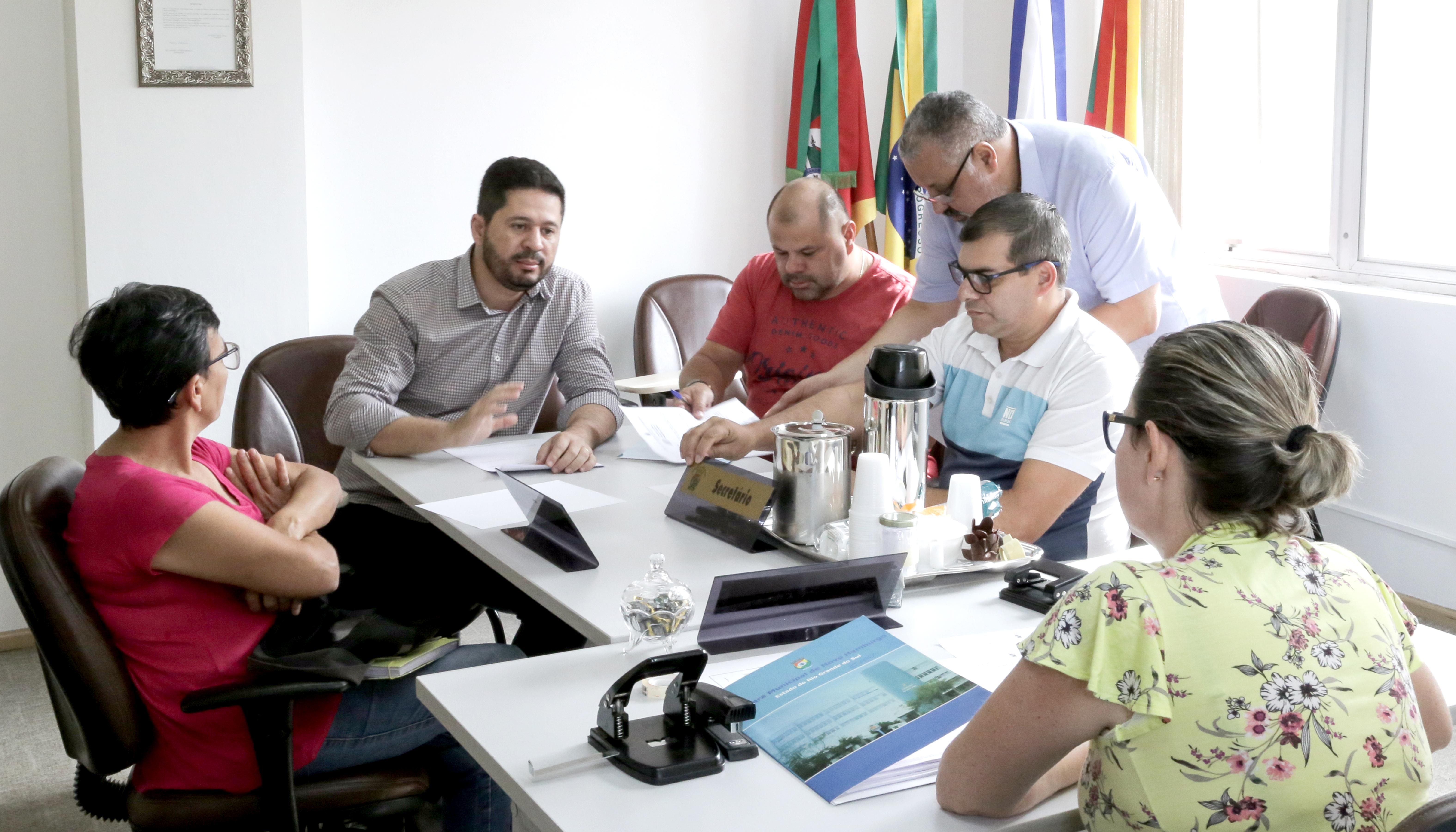 Comissão de Obras se reúne com secretário para definir ações de melhorias para o loteamento Morada das Rosas