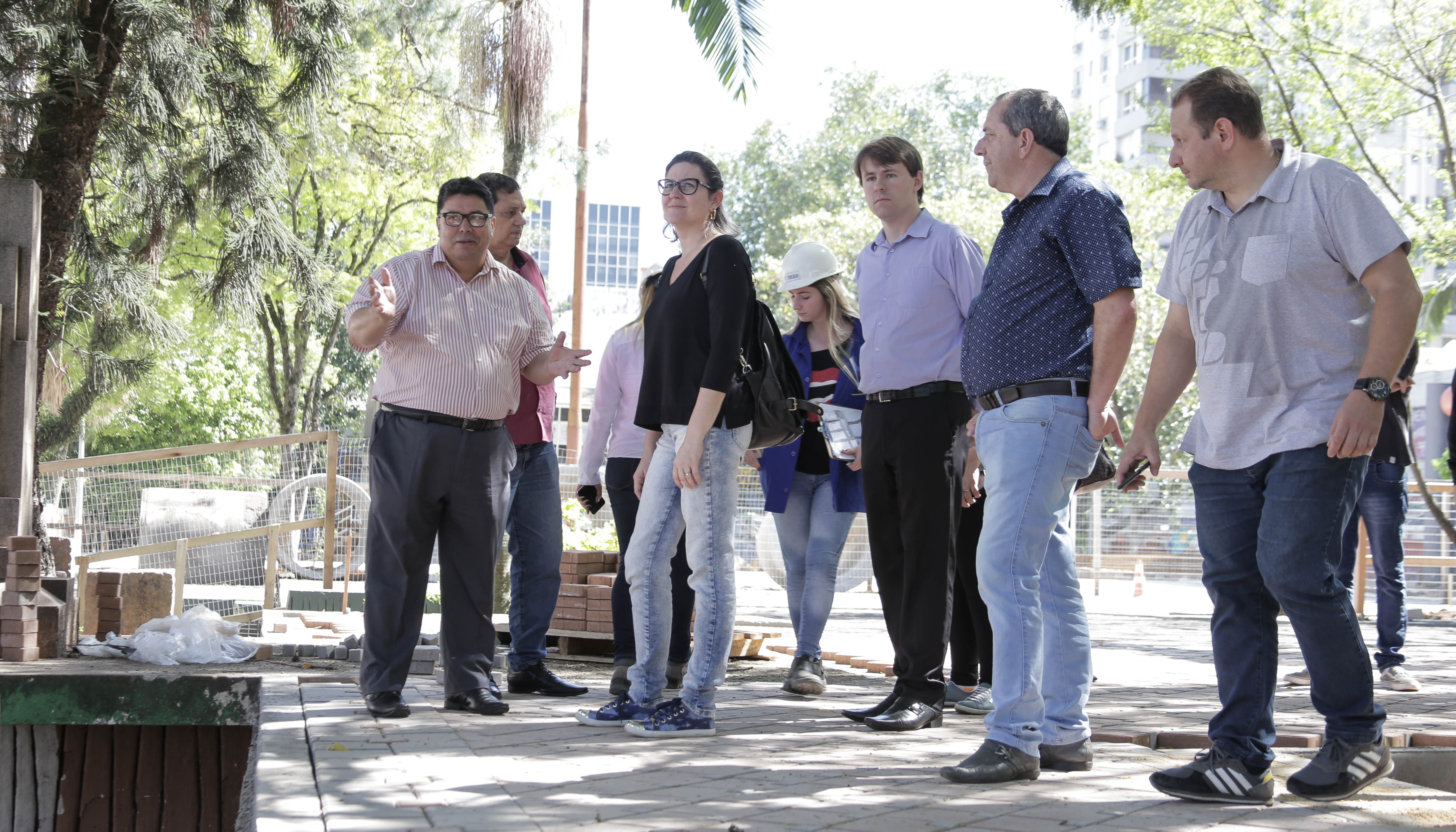 Comissão especial realiza primeira vistoria em obras do Centro