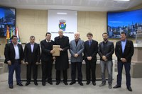 Comissão entrega sugestão de projeto que trata da regulamentação dos aplicativos para transporte individual