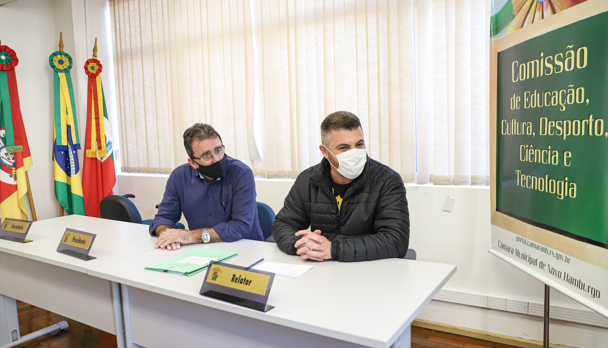 Comissões permanentes aprovam substitutivos sobre distribuição gratuita de absorventes  e programa Placa Legal