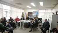 Comissões promovem diálogo entre prefeitura, empresas e entidades sobre retirada de linhas de ônibus para cadeirantes