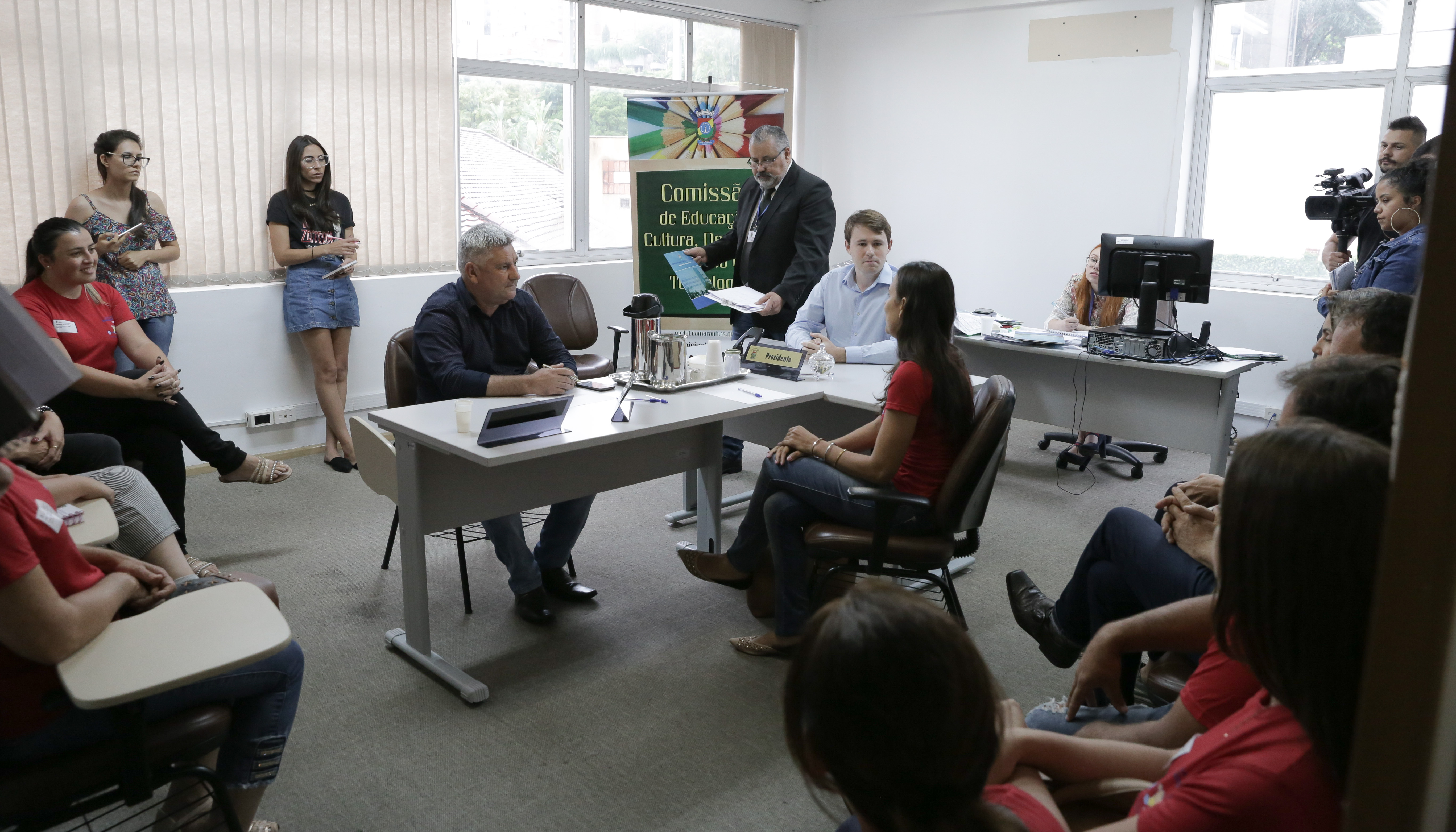 Comunidade da Emef Washington Luiz pede nova área coberta para a escola