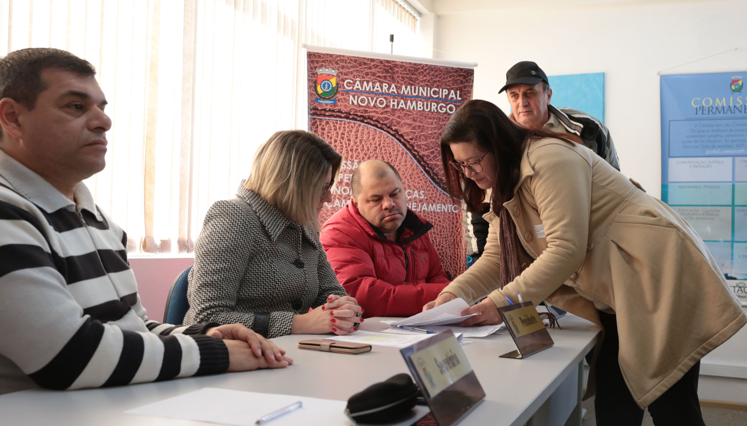 Condôminos do Residencial Mundo Novo buscam apoio da Comissão de Obras para rever aumento na conta de água