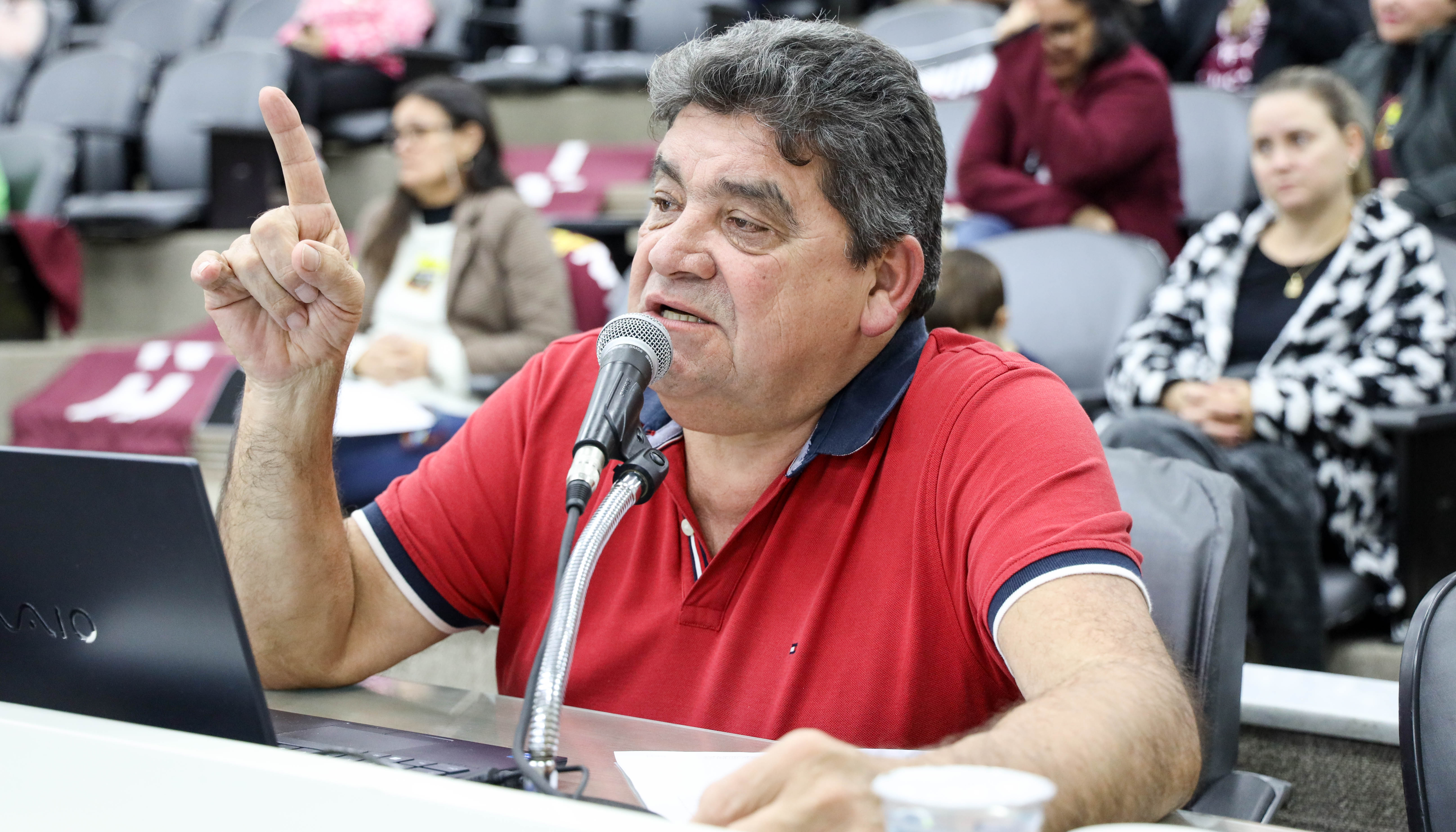 Conquista de alunas da Liberato na maior feira pré-universitária de ciência do mundo recebe aplausos do Parlamento