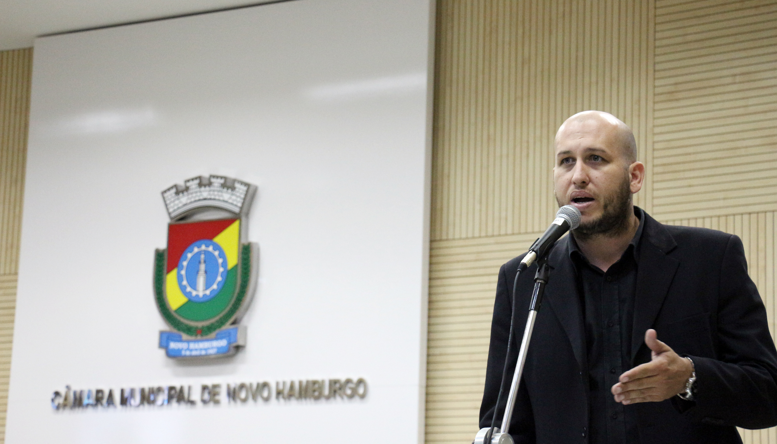 Consultor da Secretaria Nacional da Juventude apresenta programa ID Jovem