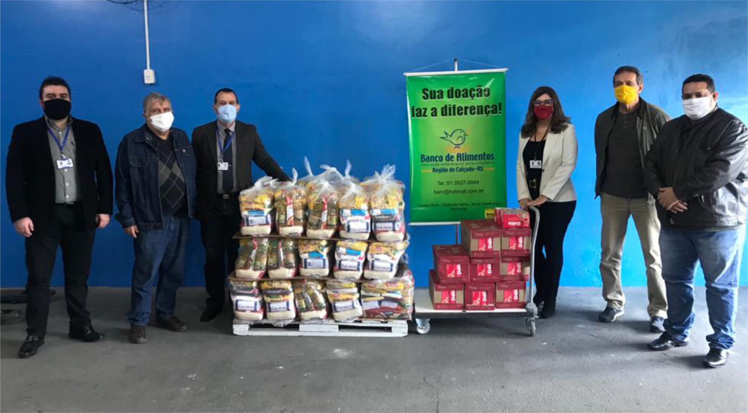 Doação de quase uma tonelada em cestas básicas é feita ao Banco de Alimentos 