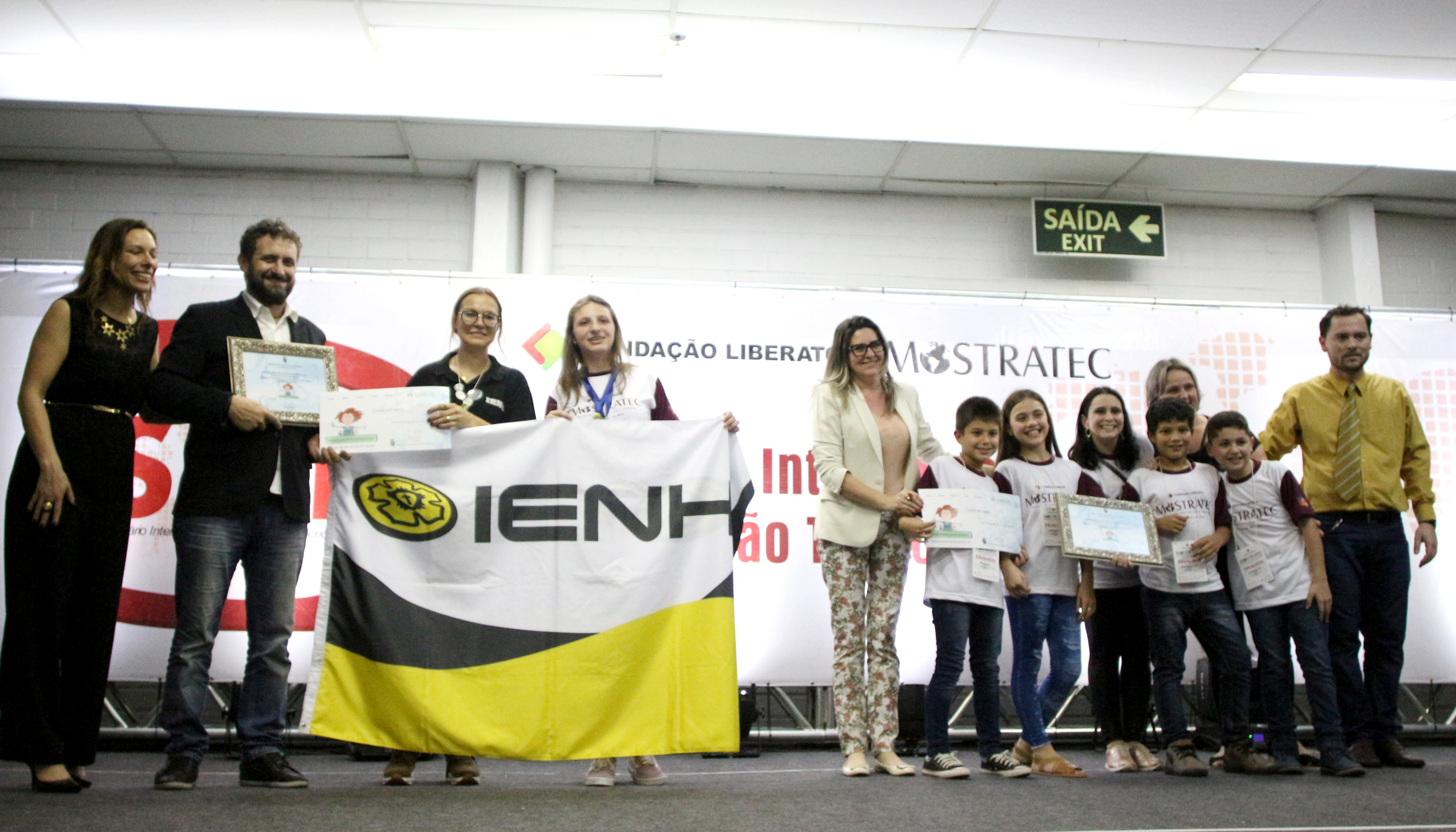 Câmara entrega primeiro Prêmio Cientista Júnior na Mostratec