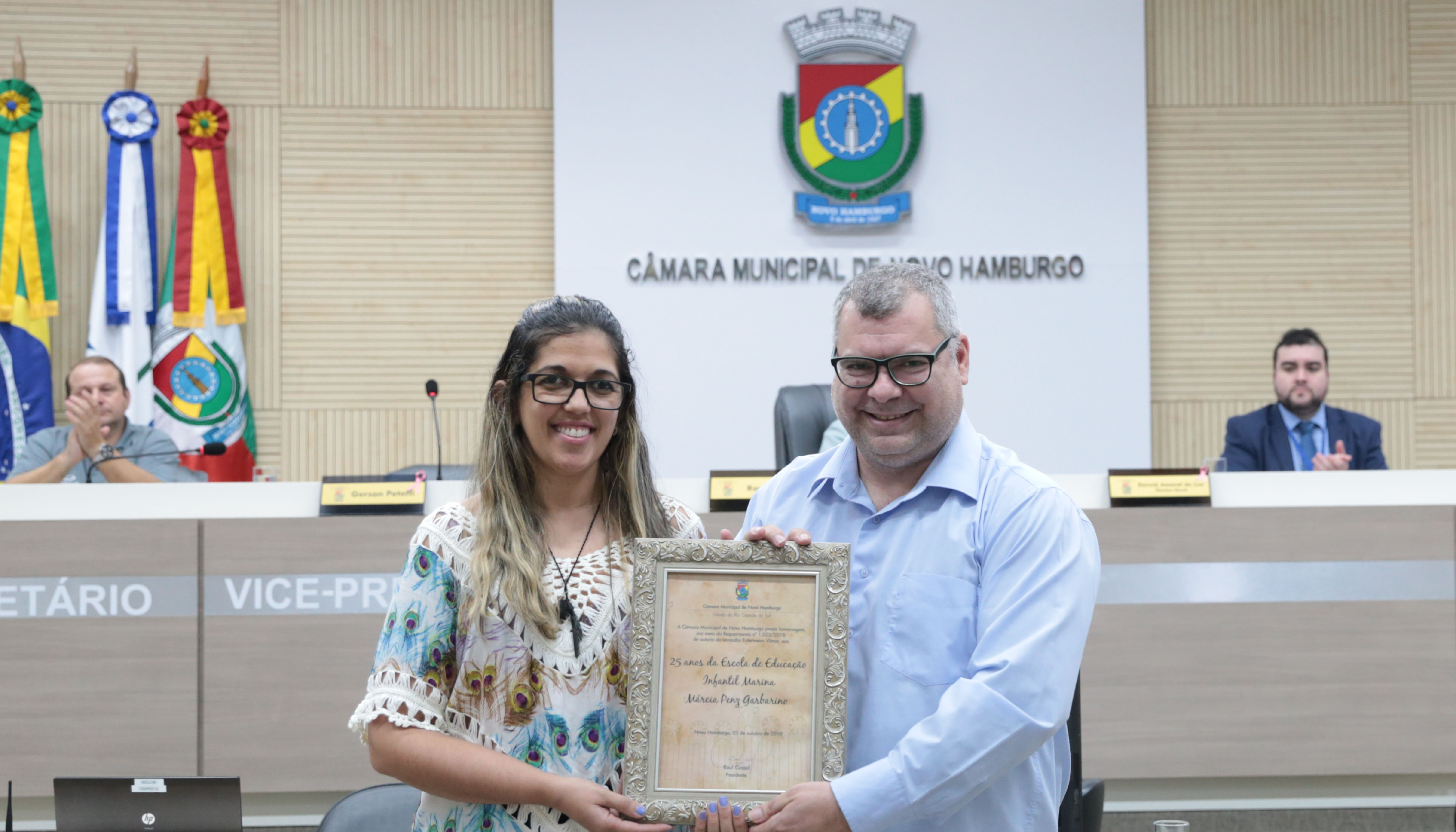 EMEI Marina Garbarino completa 25 anos e recebe homenagem do Legislativo