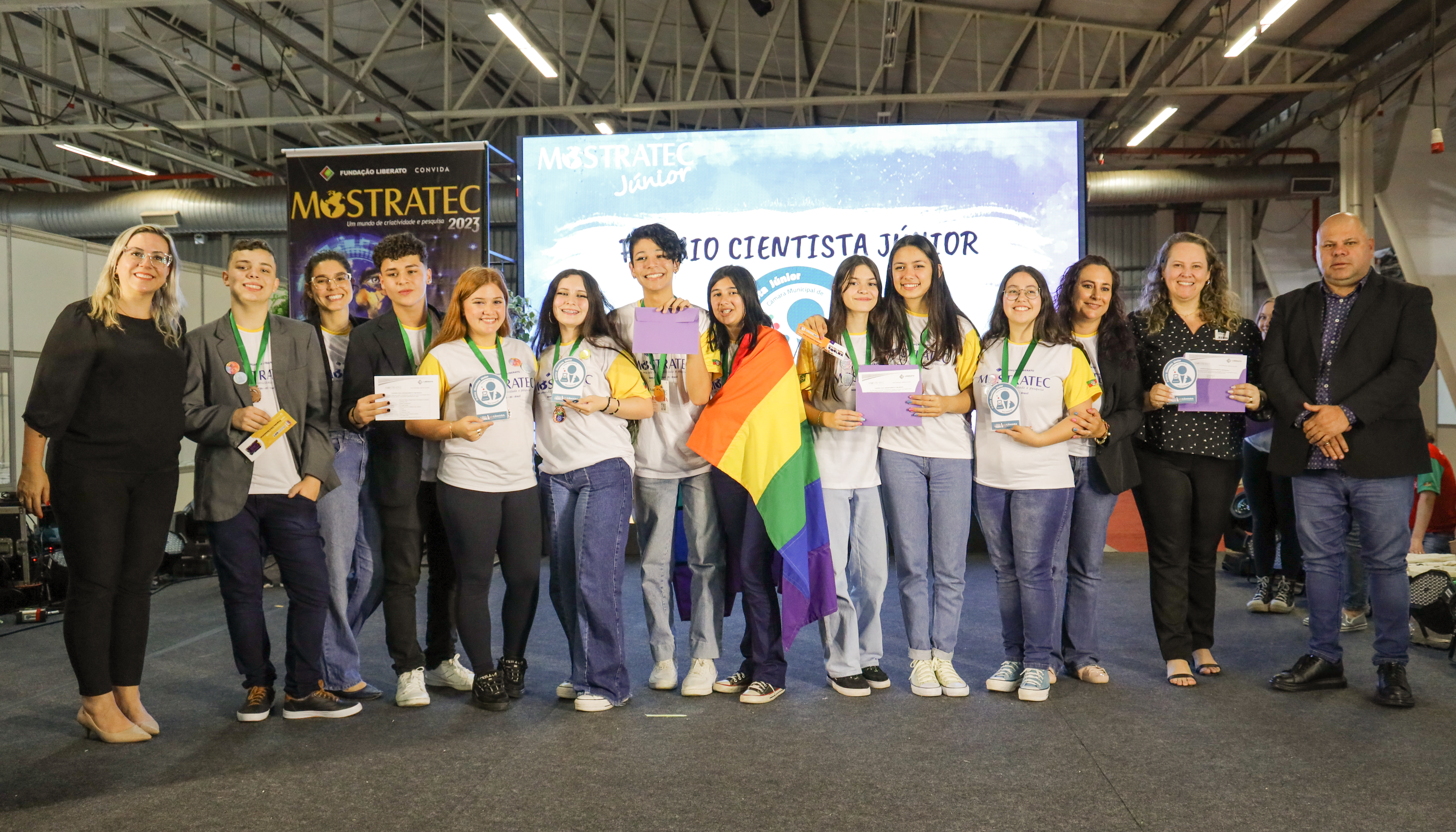 Emoção toma conta da Fenac na premiação da 13ª Mostratec Júnior