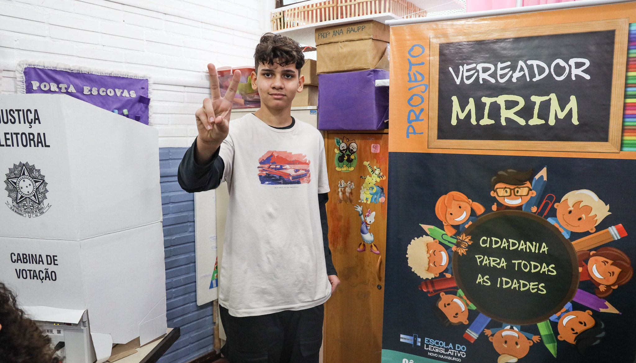 Escola de Canudos encerra eleições do Vereador Mirim