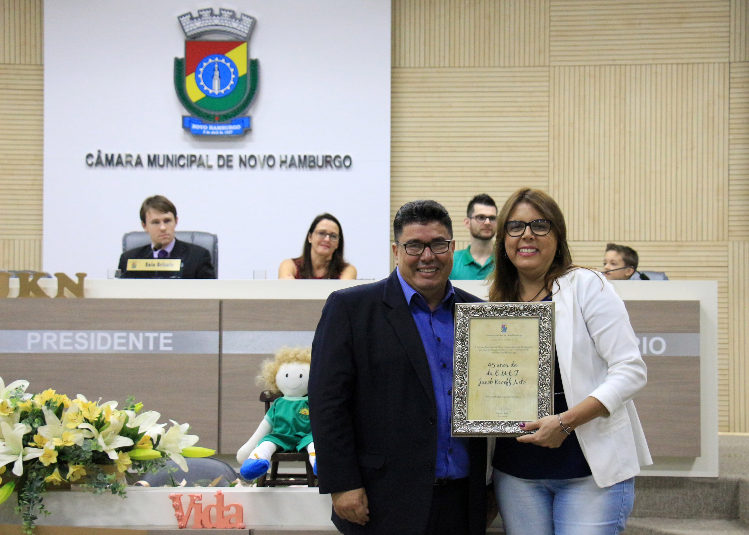 Escola Doutor Jacob Kroeff Neto é homenageada por seus 45 anos