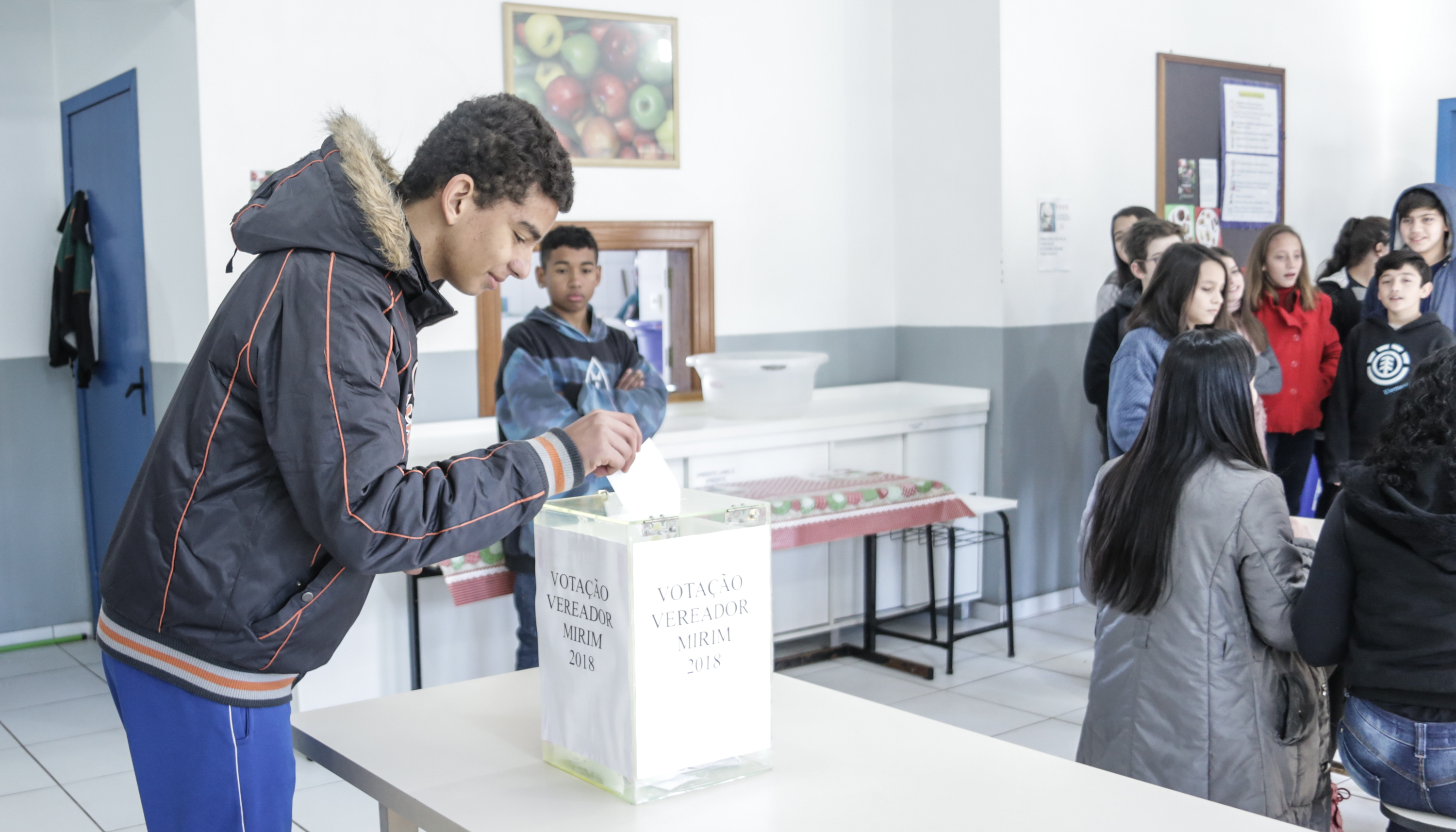 Escola Monteiro Lobato fecha fase de eleições do Projeto Vereador Mirim