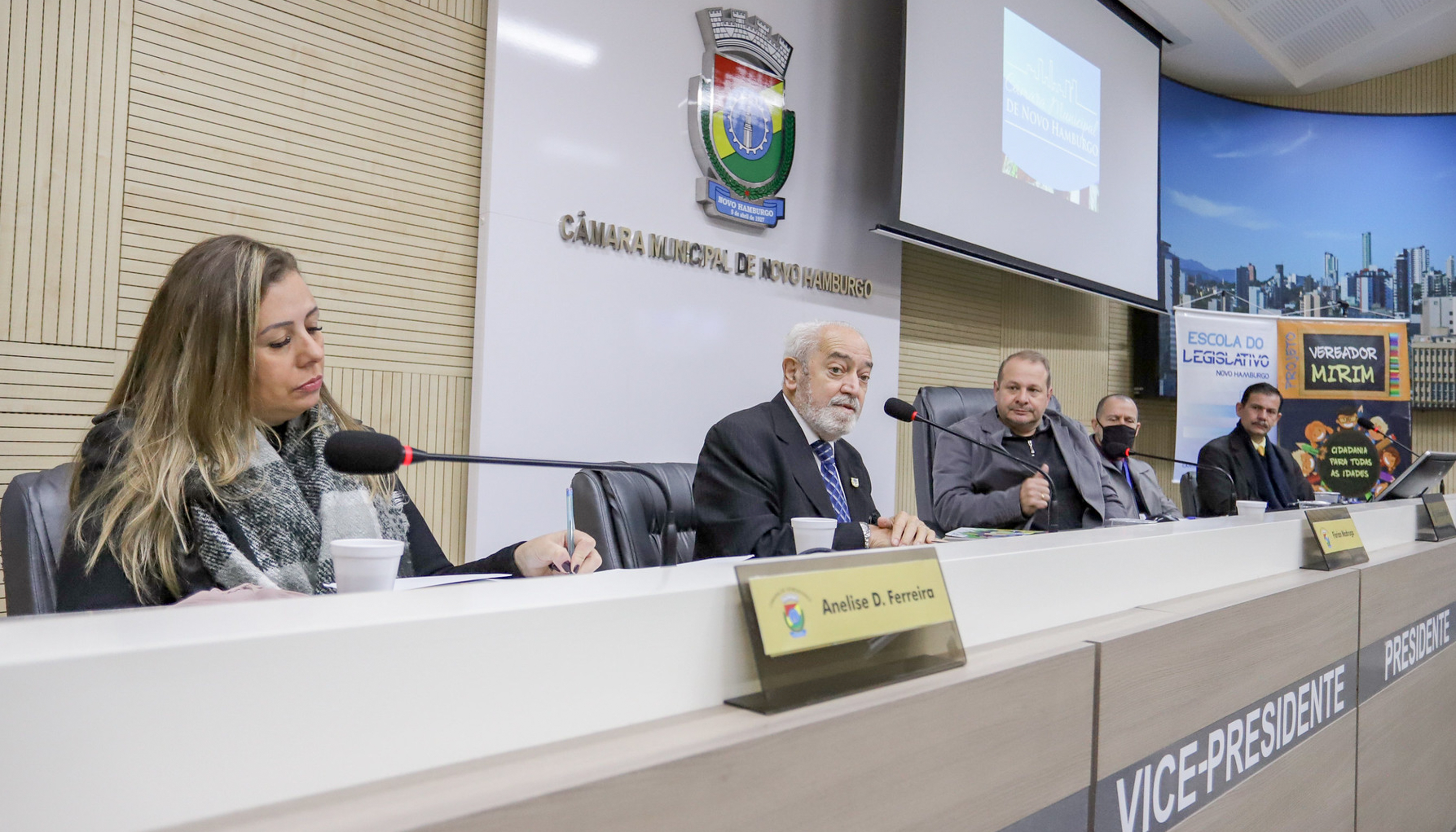 Escolas de Governo debatem experiências na área de educação pública 